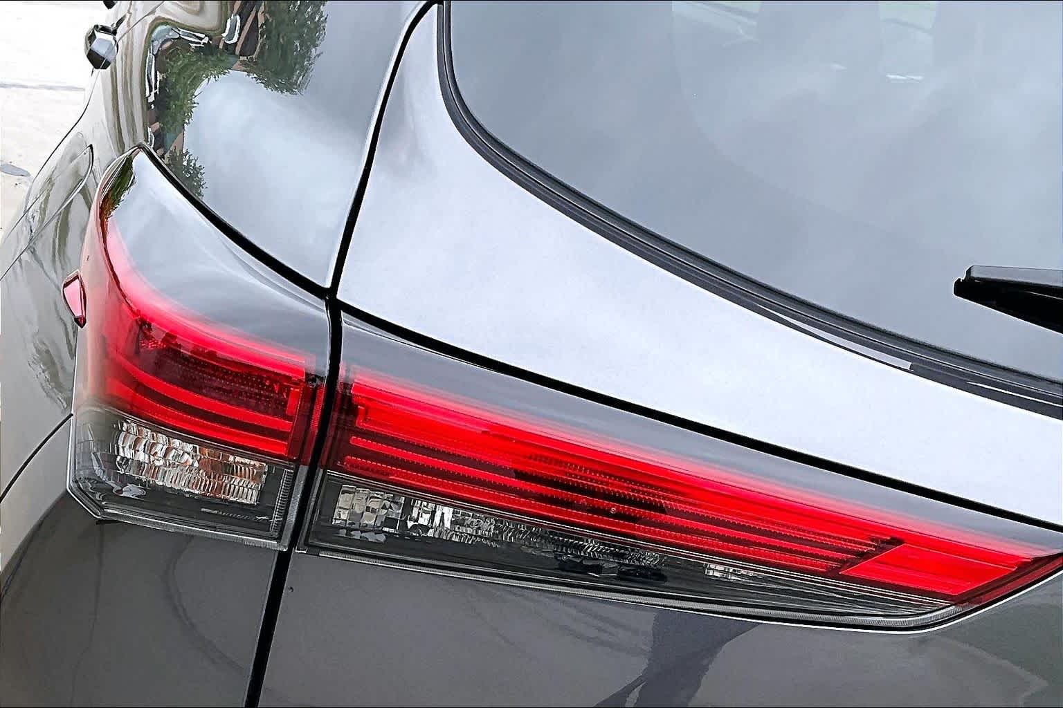 Thumbnail: 2022 Toyota Highlander - 25