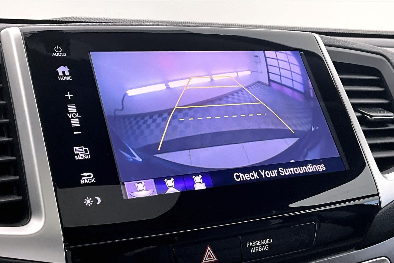 Thumbnail: 2017 Honda Pilot - 21