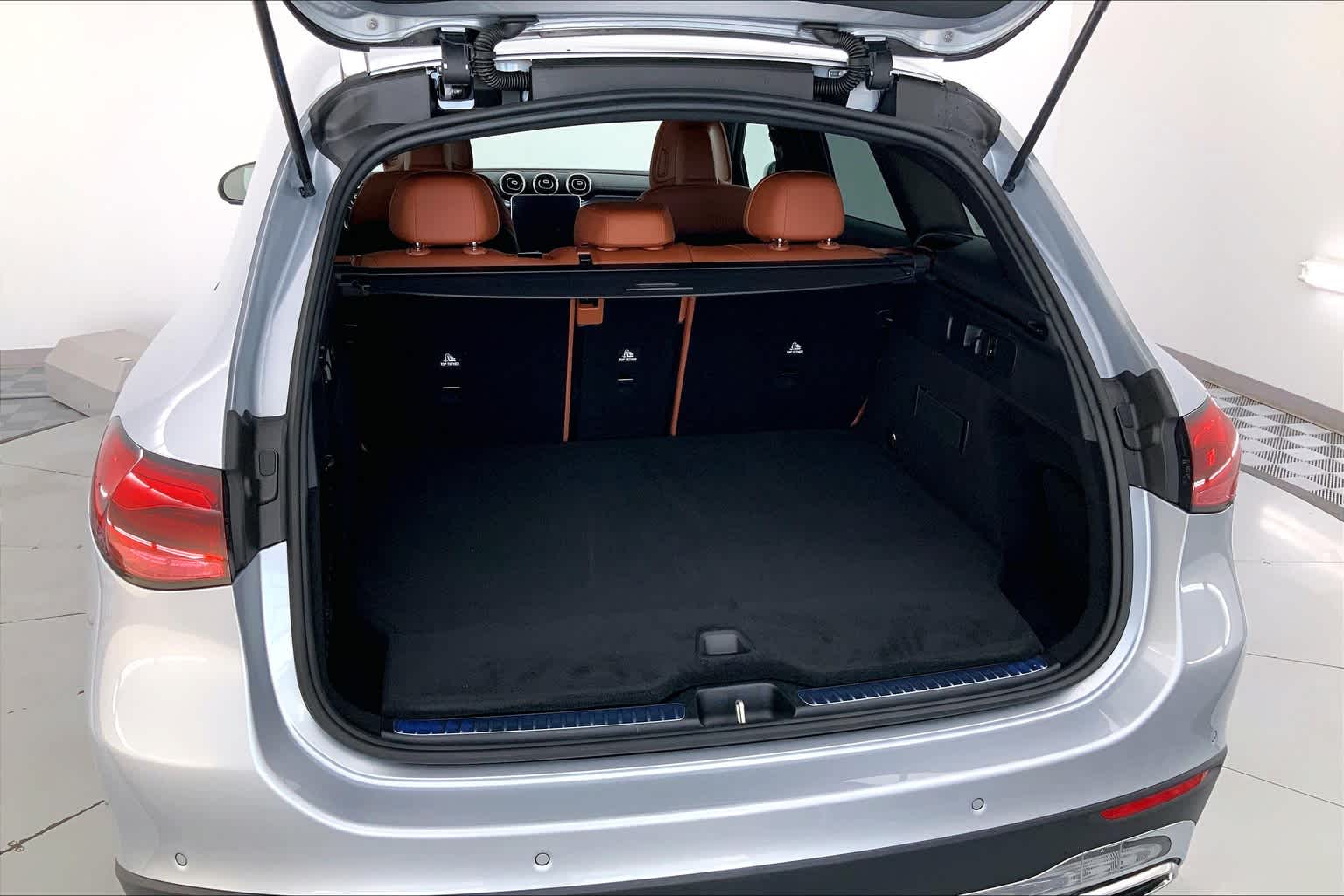 Thumbnail: 2025 Mercedes-Benz GLC - 19