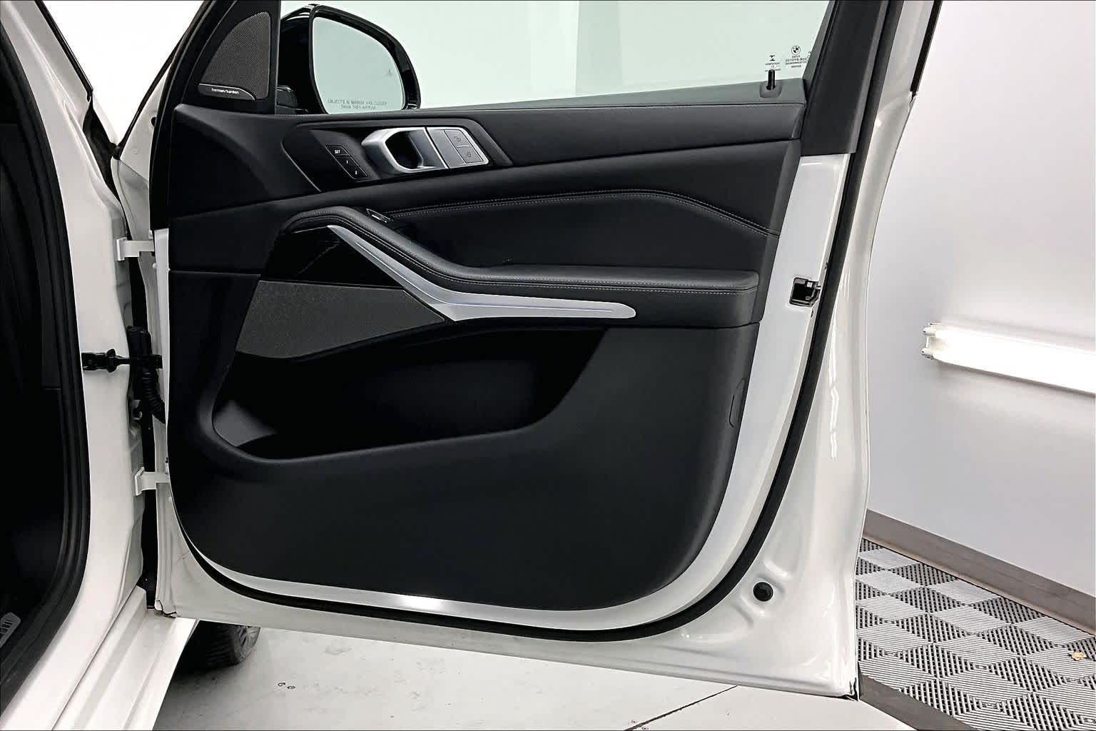 Thumbnail: 2021 BMW X7 - 24