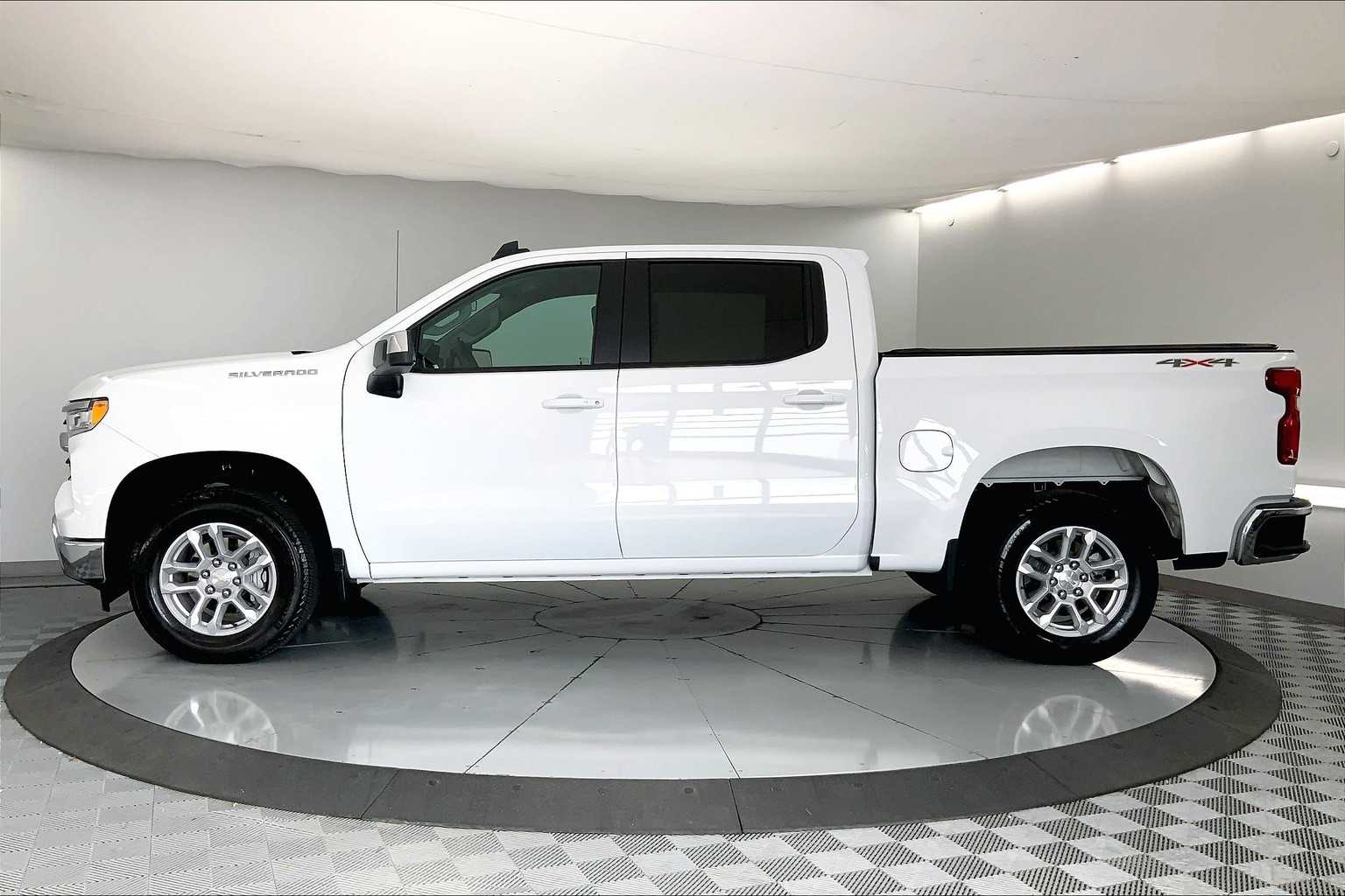 Thumbnail: 2024 Chevrolet Silverado 1500 - 3