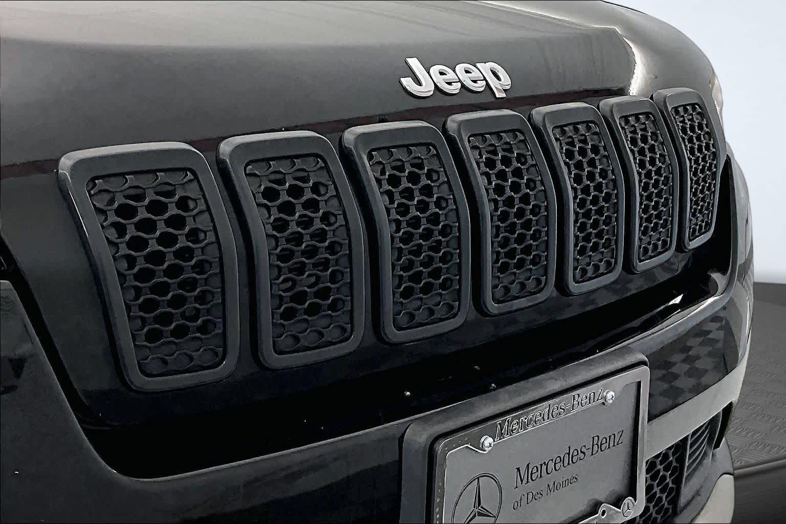 Thumbnail: 2019 Jeep Cherokee - 26