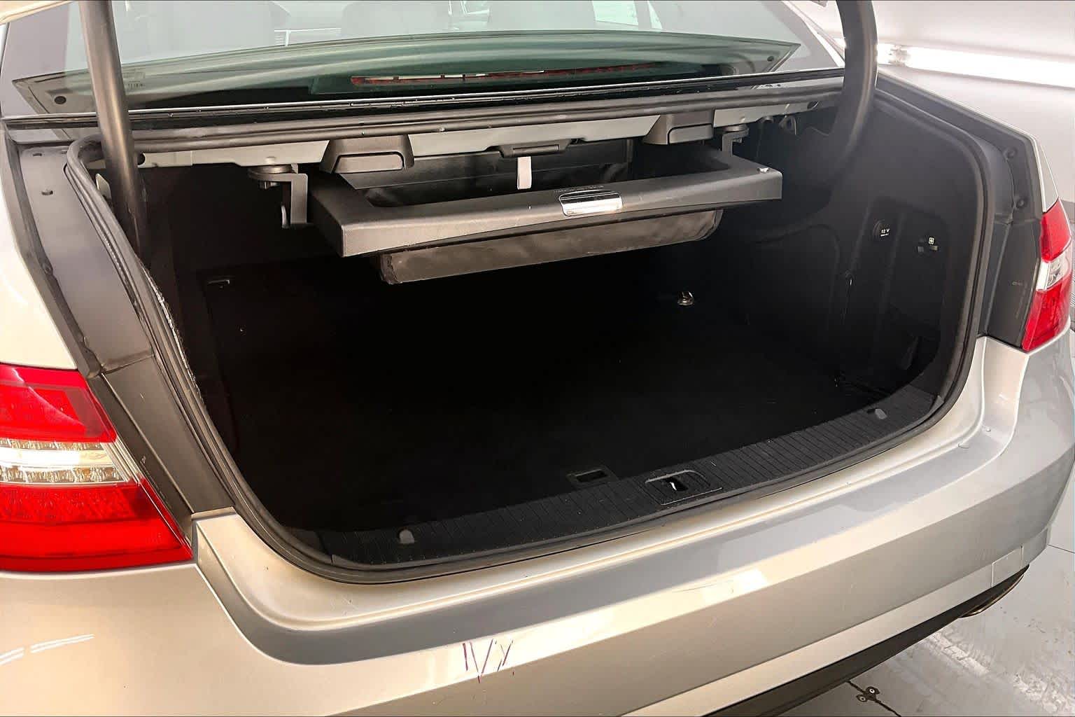 Thumbnail: 2012 Mercedes-Benz E-Class - 19