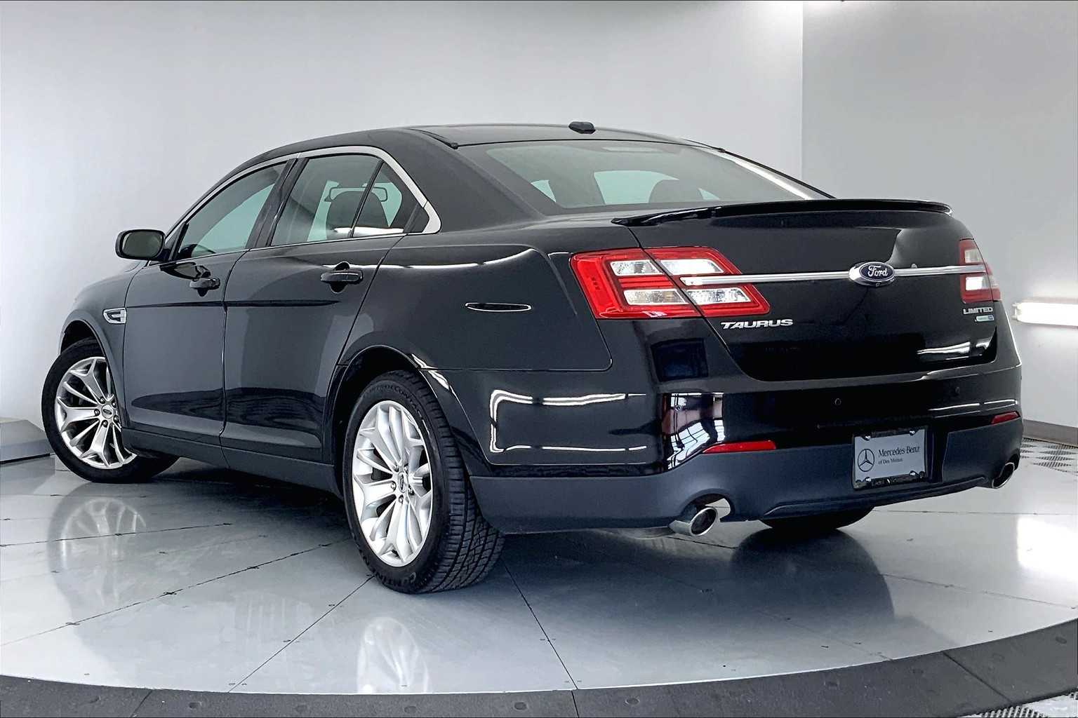 Thumbnail: 2017 Ford Taurus - 4