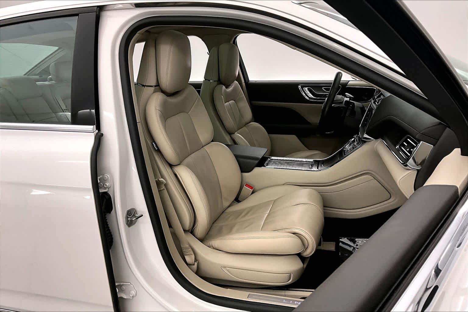 Thumbnail: 2017 Lincoln Continental - 14