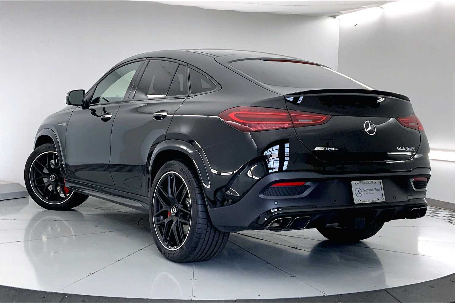Thumbnail: 2025 Mercedes-Benz GL-Class - 4