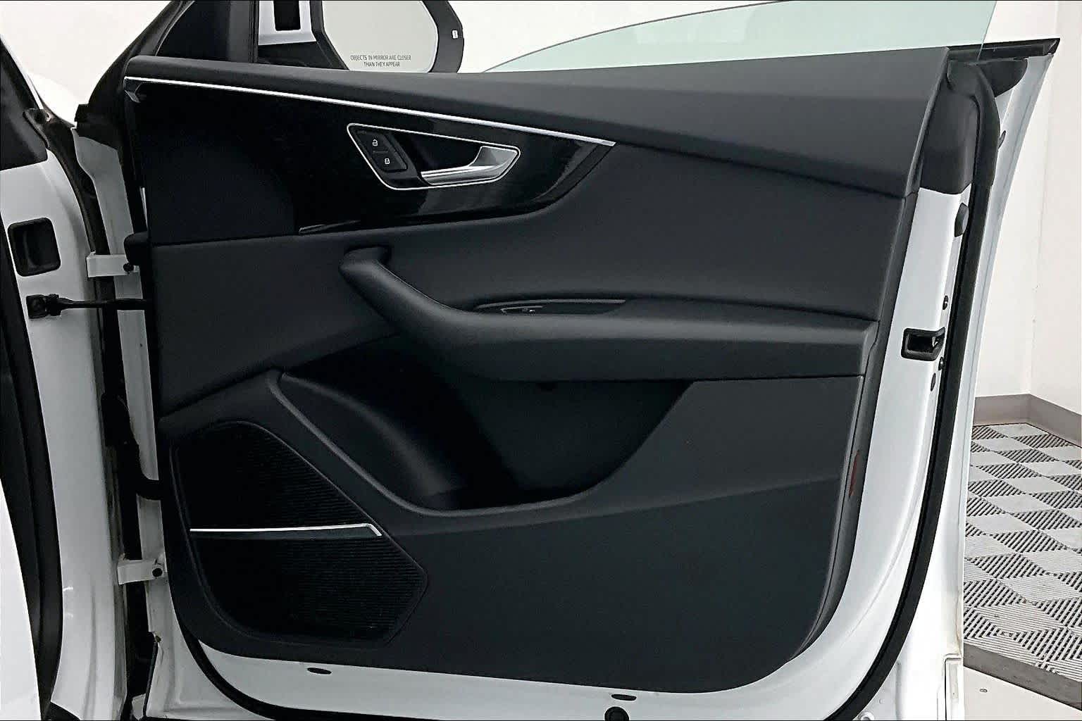 Thumbnail: 2019 Audi Q8 - 22