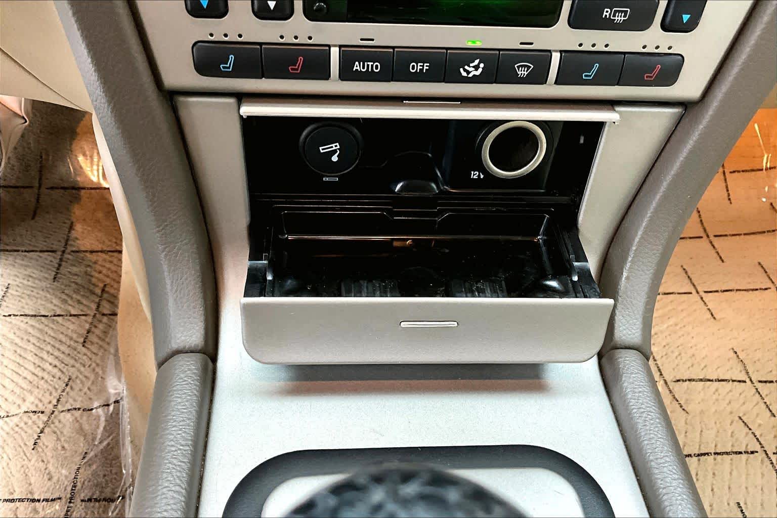 Thumbnail: 2005 Lincoln LS - 27