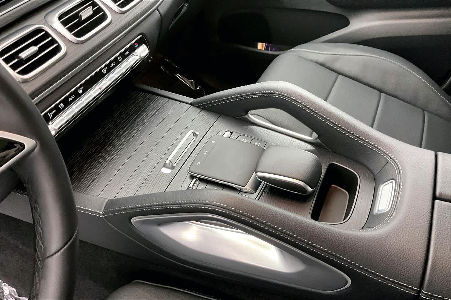 Thumbnail: 2026 Mercedes-Benz GLE - 16