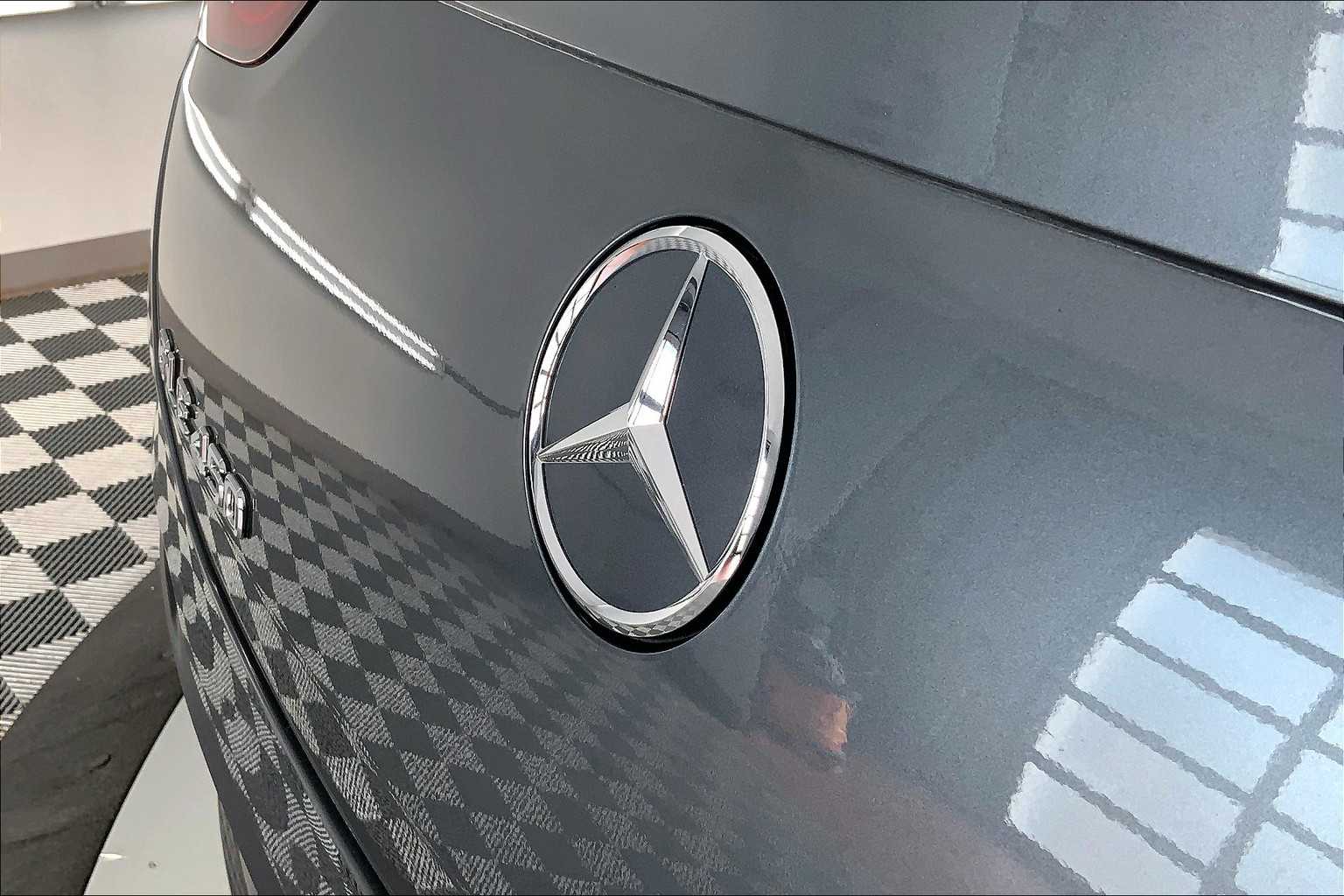 Thumbnail: 2026 Mercedes-Benz GLE - 22