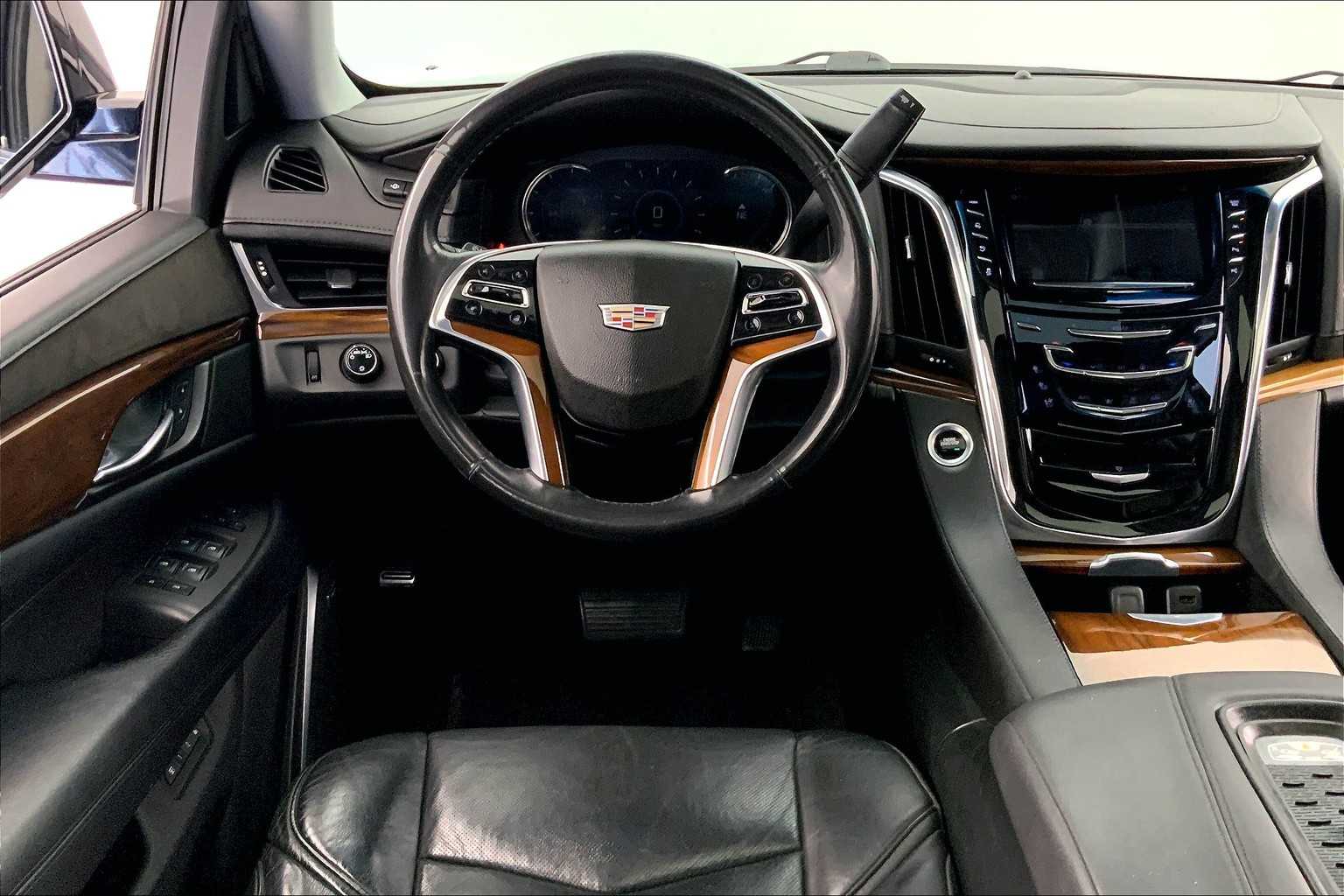 Thumbnail: 2017 Cadillac Escalade - 15