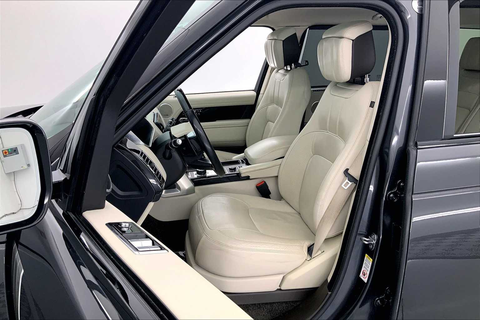 Thumbnail: 2018 Land Rover Range Rover - 11