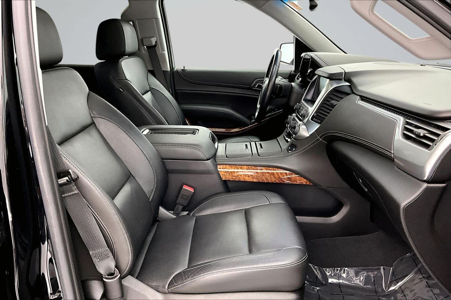 Thumbnail: 2019 Chevrolet Suburban - 13