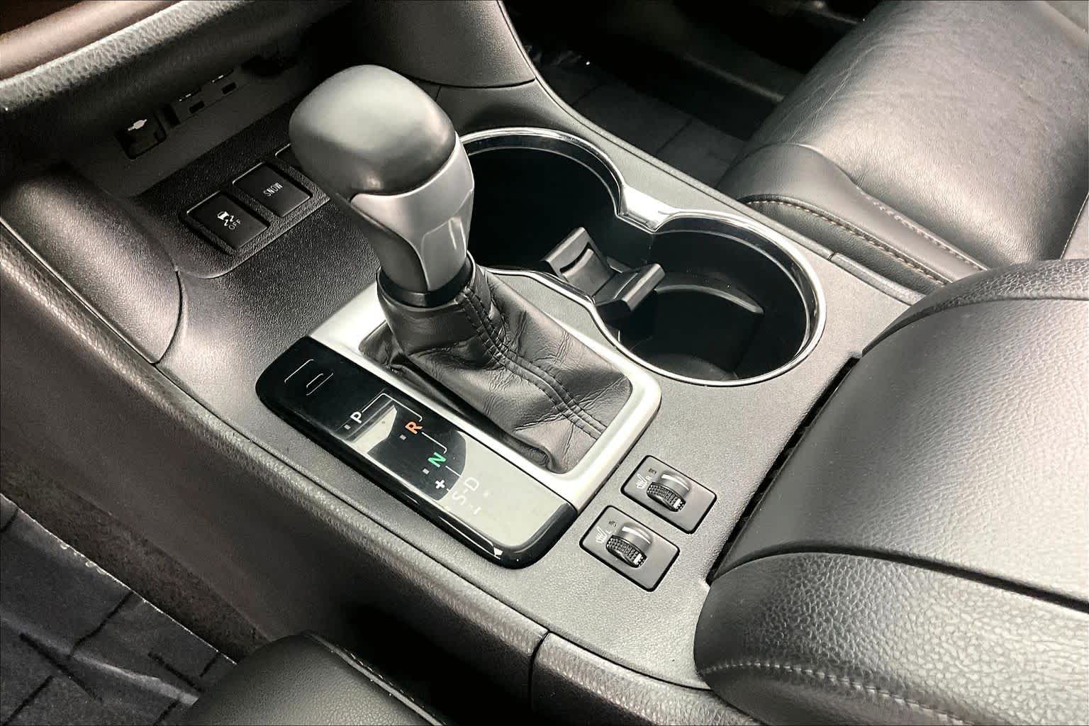 Thumbnail: 2019 Toyota Highlander - 17