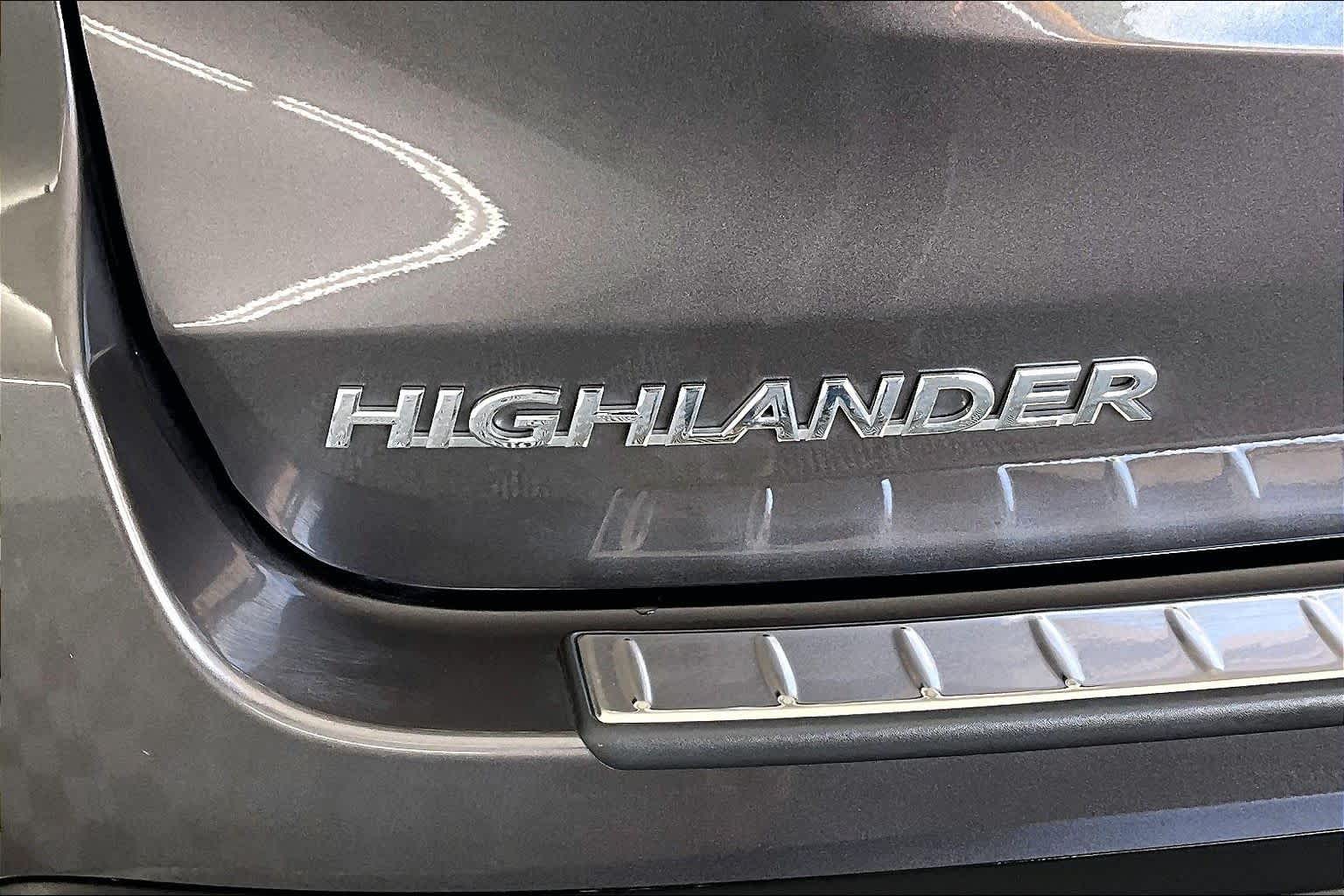 Thumbnail: 2016 Toyota Highlander - 7
