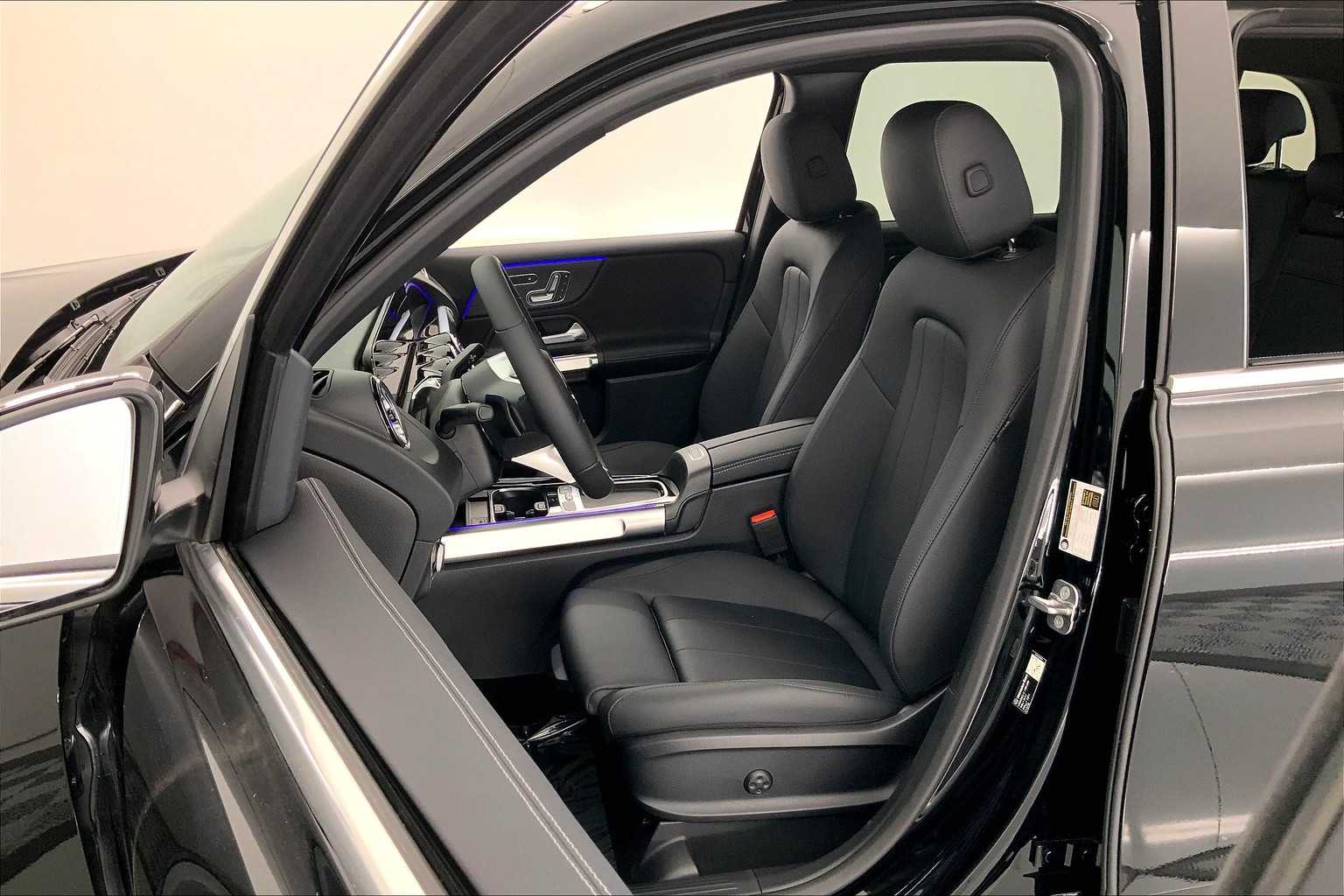 Thumbnail: 2026 Mercedes-Benz GLB - 11