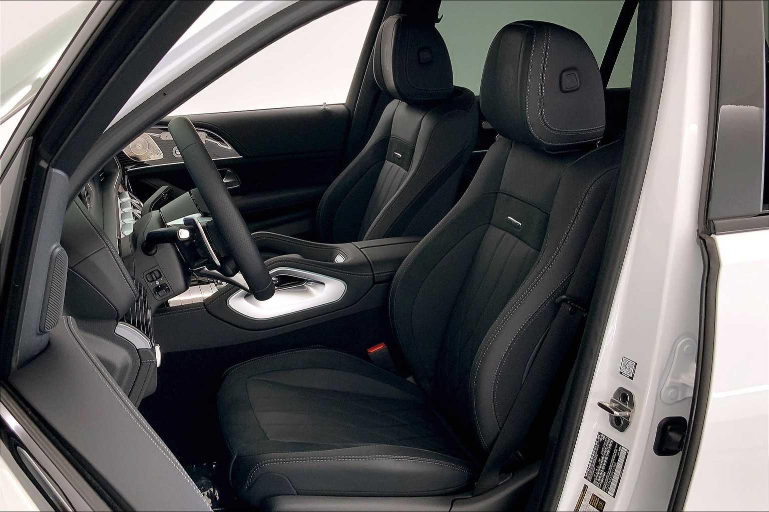 Thumbnail: 2025 Mercedes-Benz GL-Class - 11