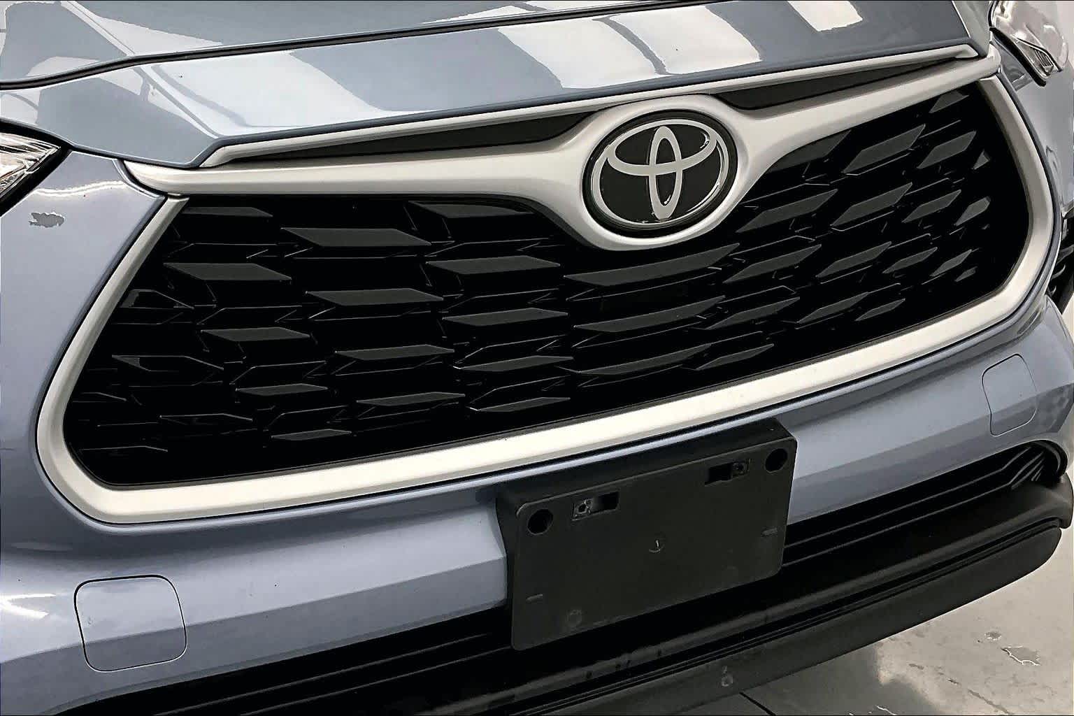 Thumbnail: 2021 Toyota Highlander - 26