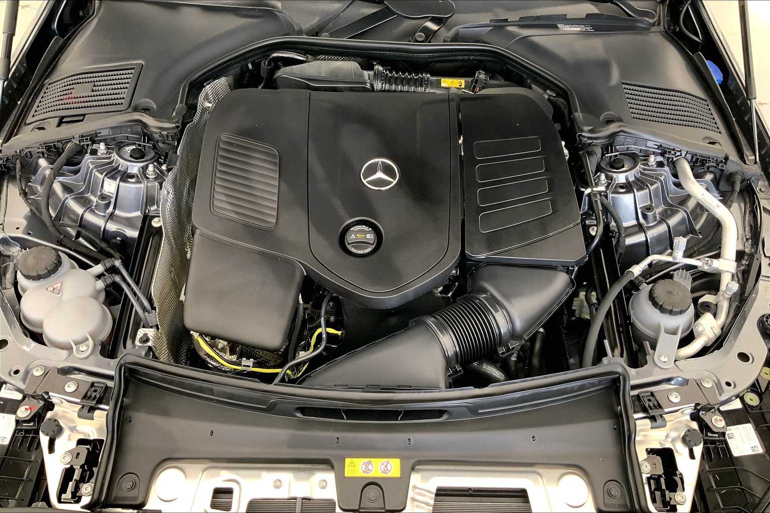 Thumbnail: 2025 Mercedes-Benz C-Class - 9