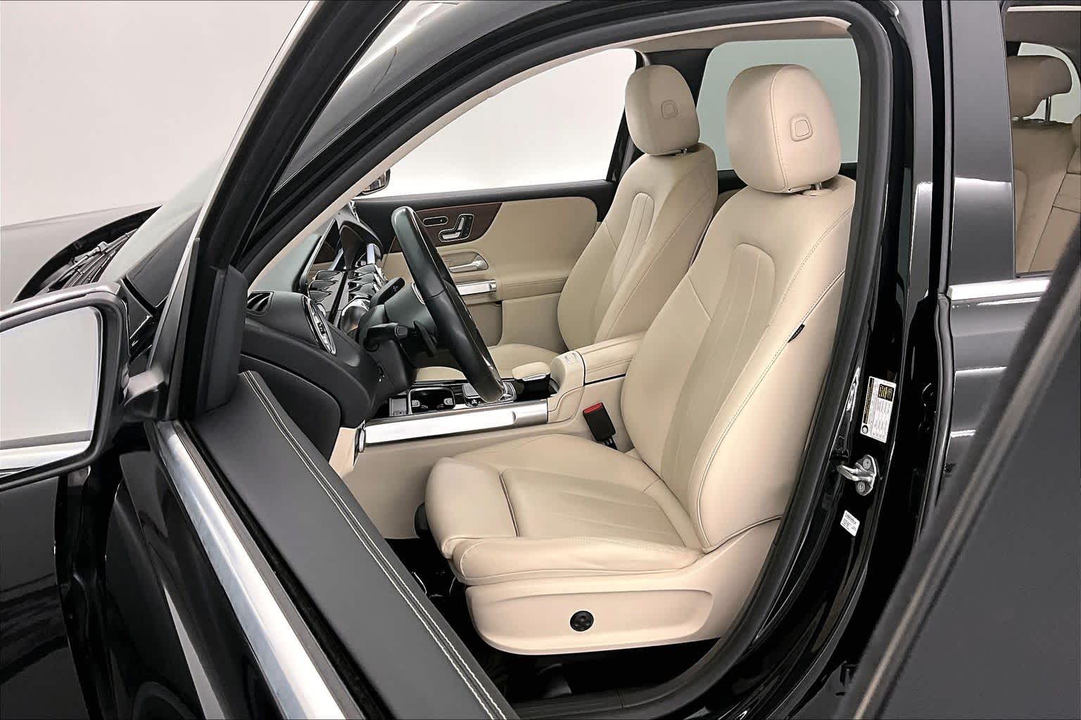 Thumbnail: 2023 Mercedes-Benz GLB - 11