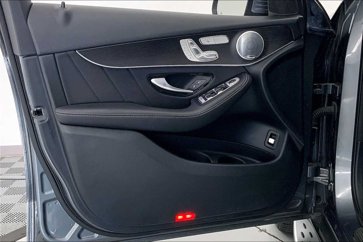 Thumbnail: 2020 Mercedes-Benz GLC - 23