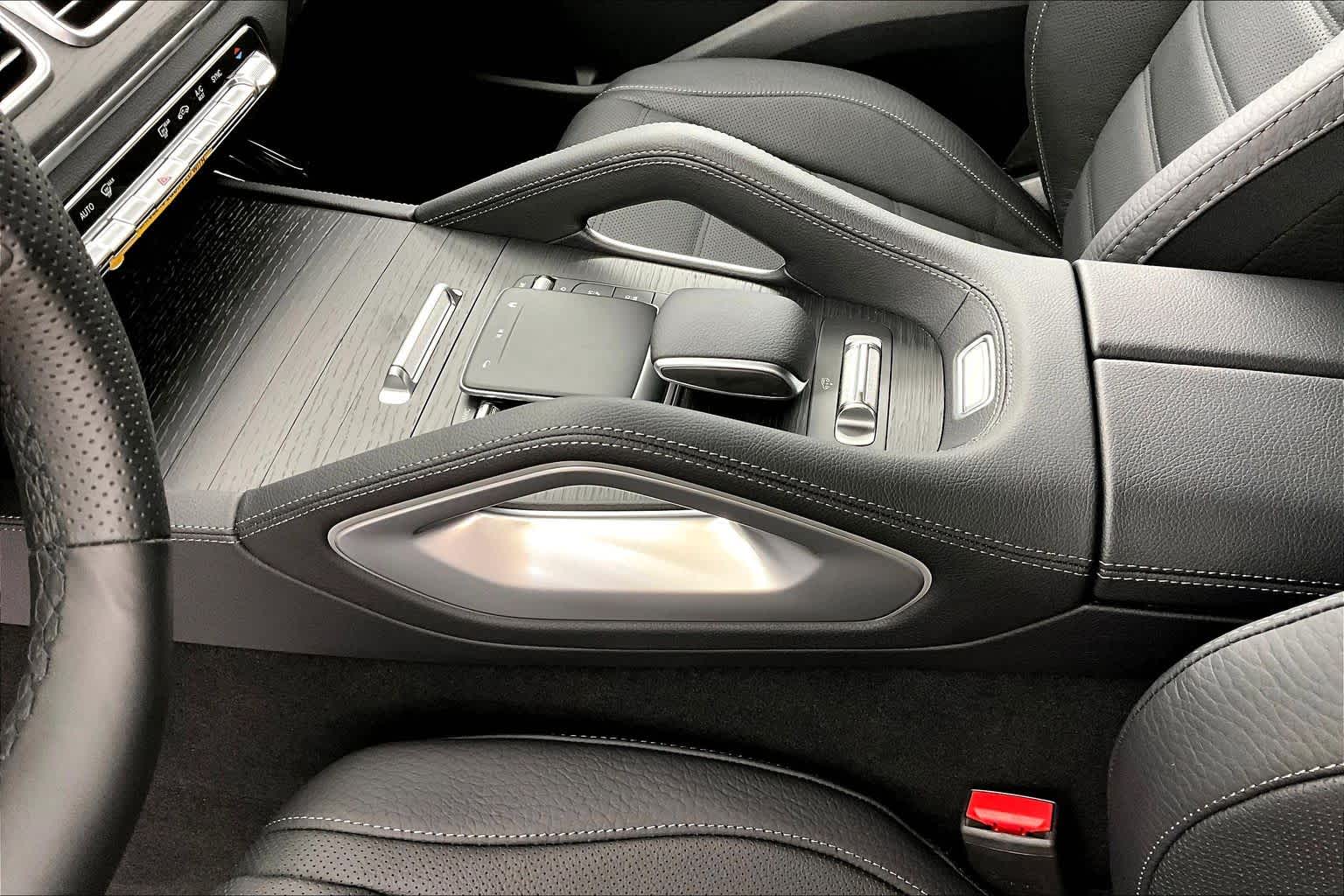 Thumbnail: 2026 Mercedes-Benz GLS - 17