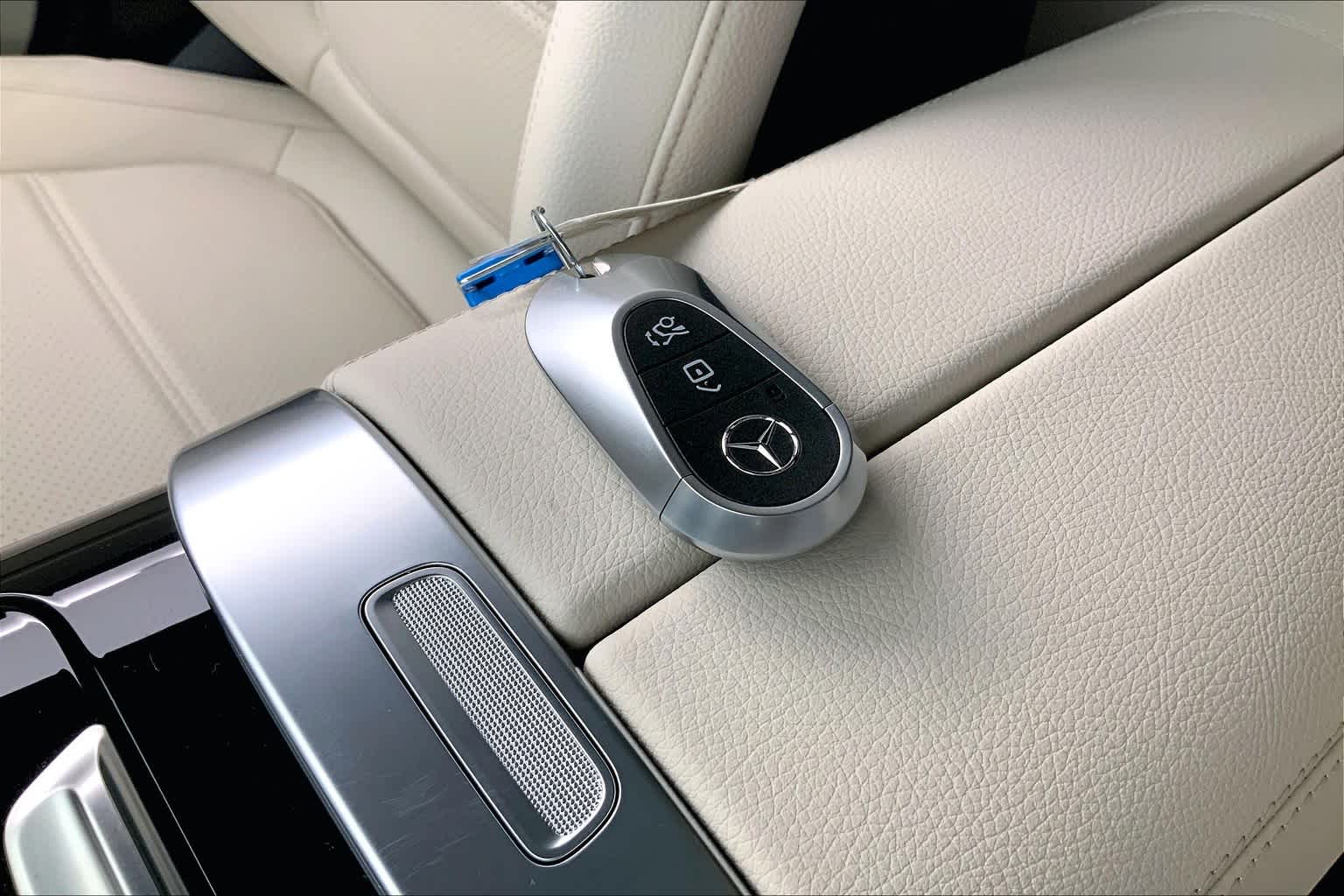 Thumbnail: 2025 Mercedes-Benz GLC - 20