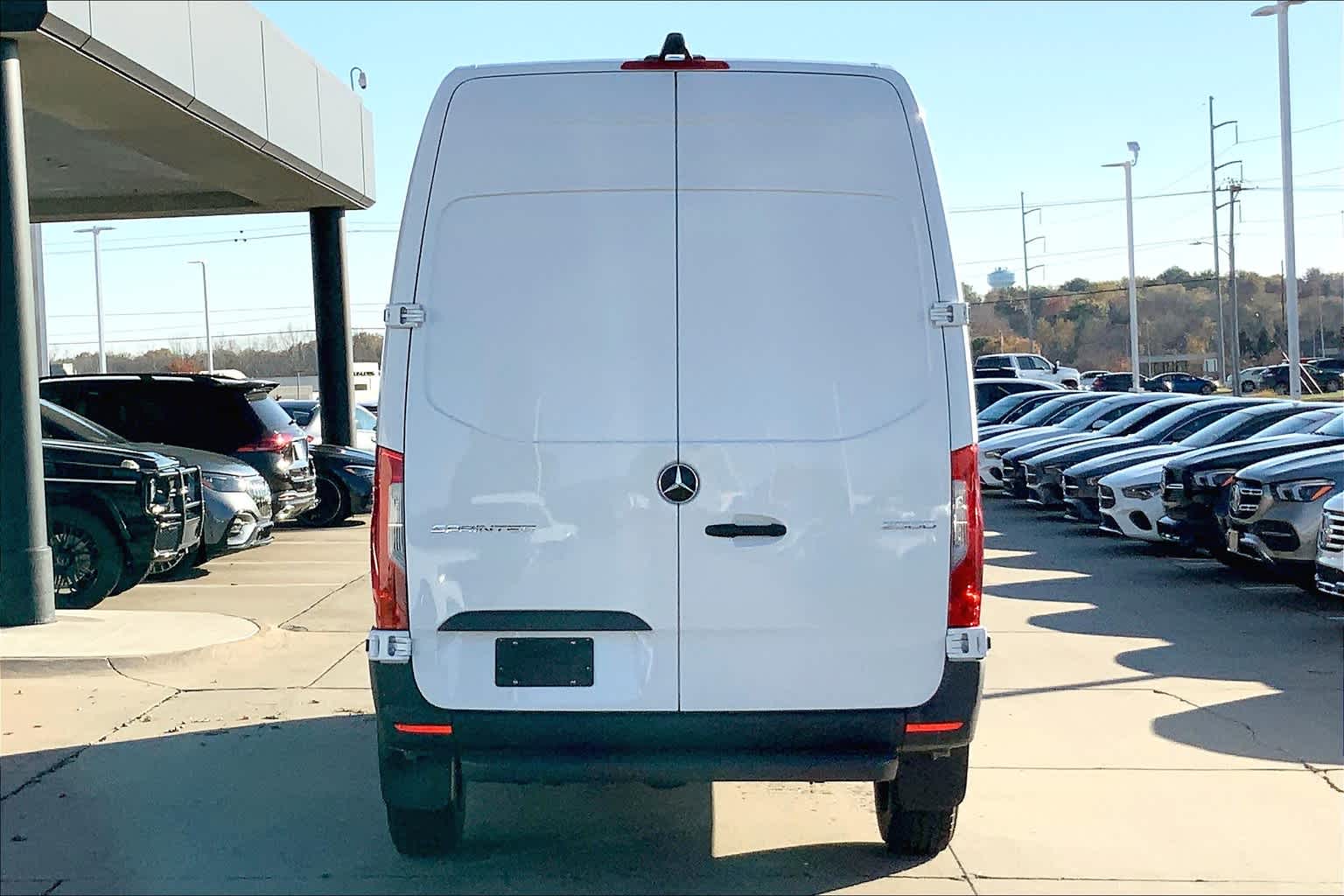 Thumbnail: 2025 Mercedes-Benz Sprinter - 5