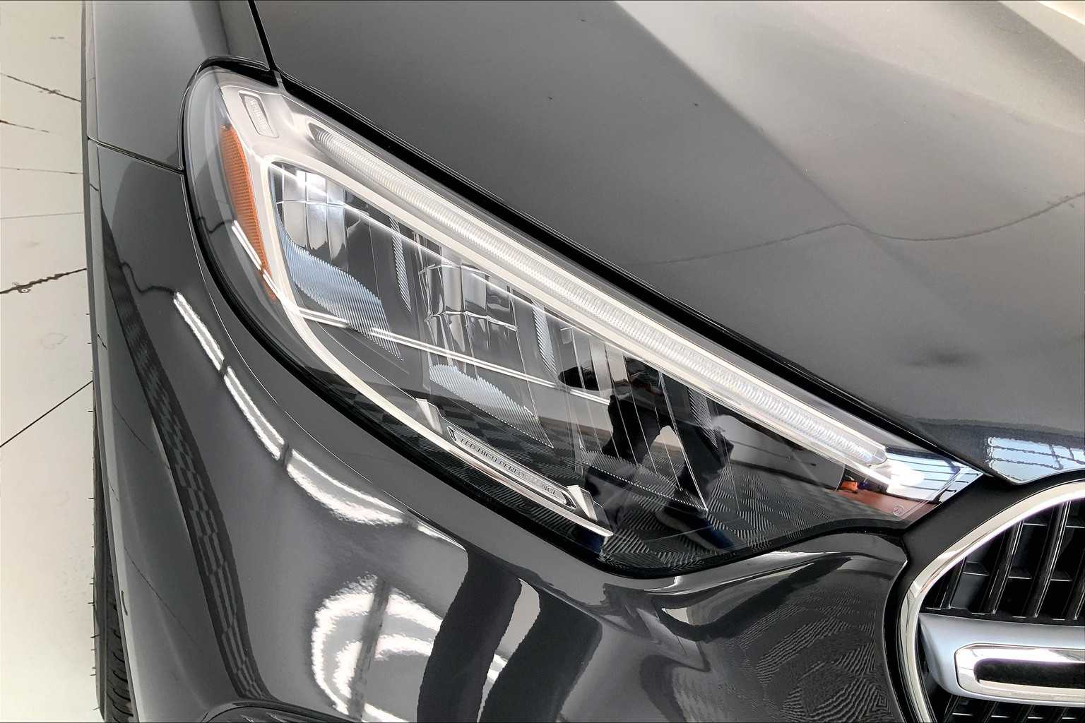 Thumbnail: 2026 Mercedes-Benz GLC - 21