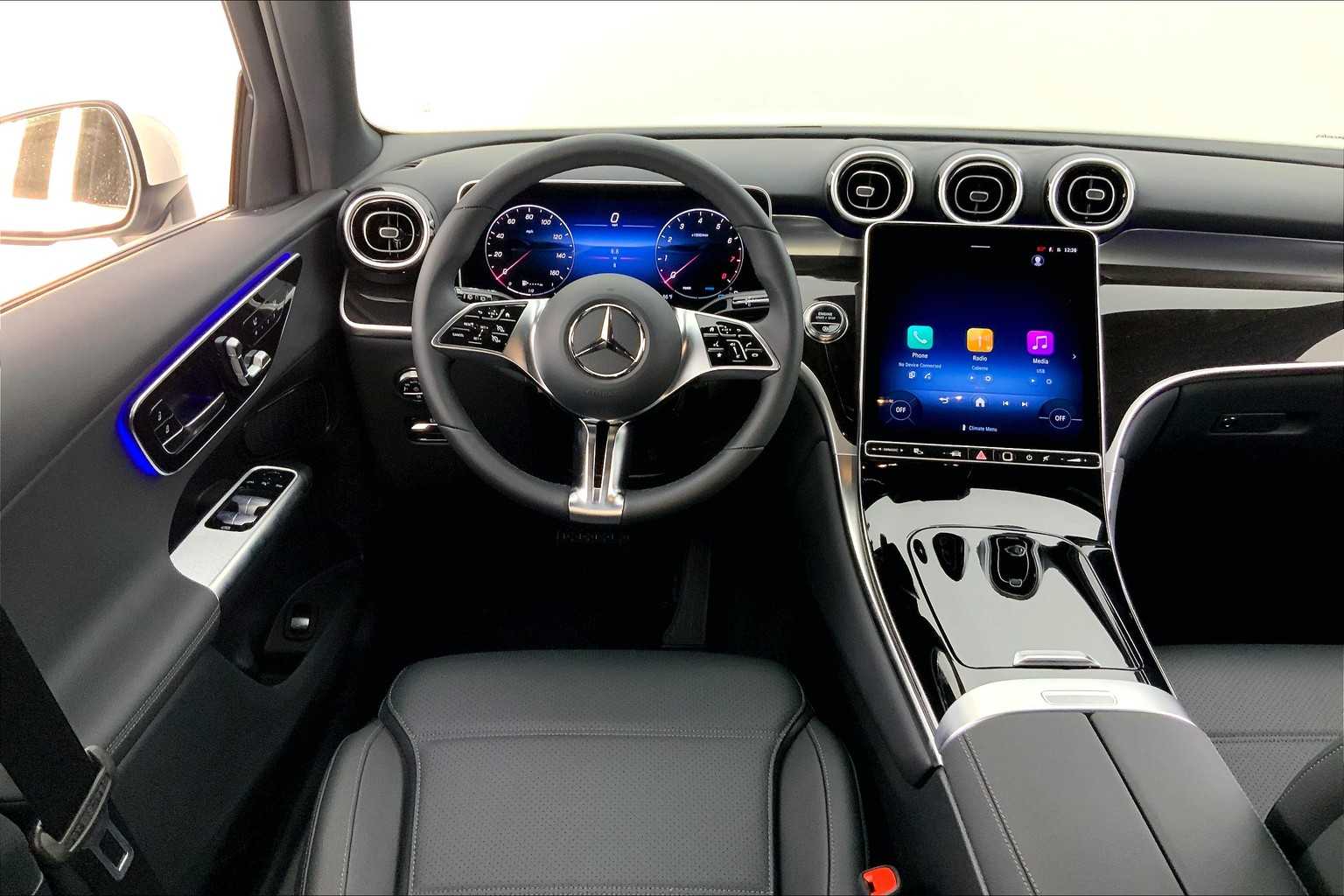 Thumbnail: 2026 Mercedes-Benz GLC - 15