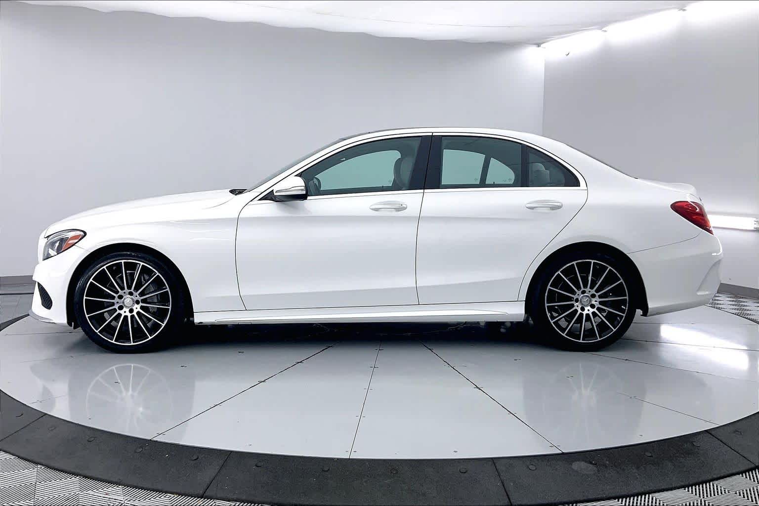 Thumbnail: 2015 Mercedes-Benz C-Class - 3