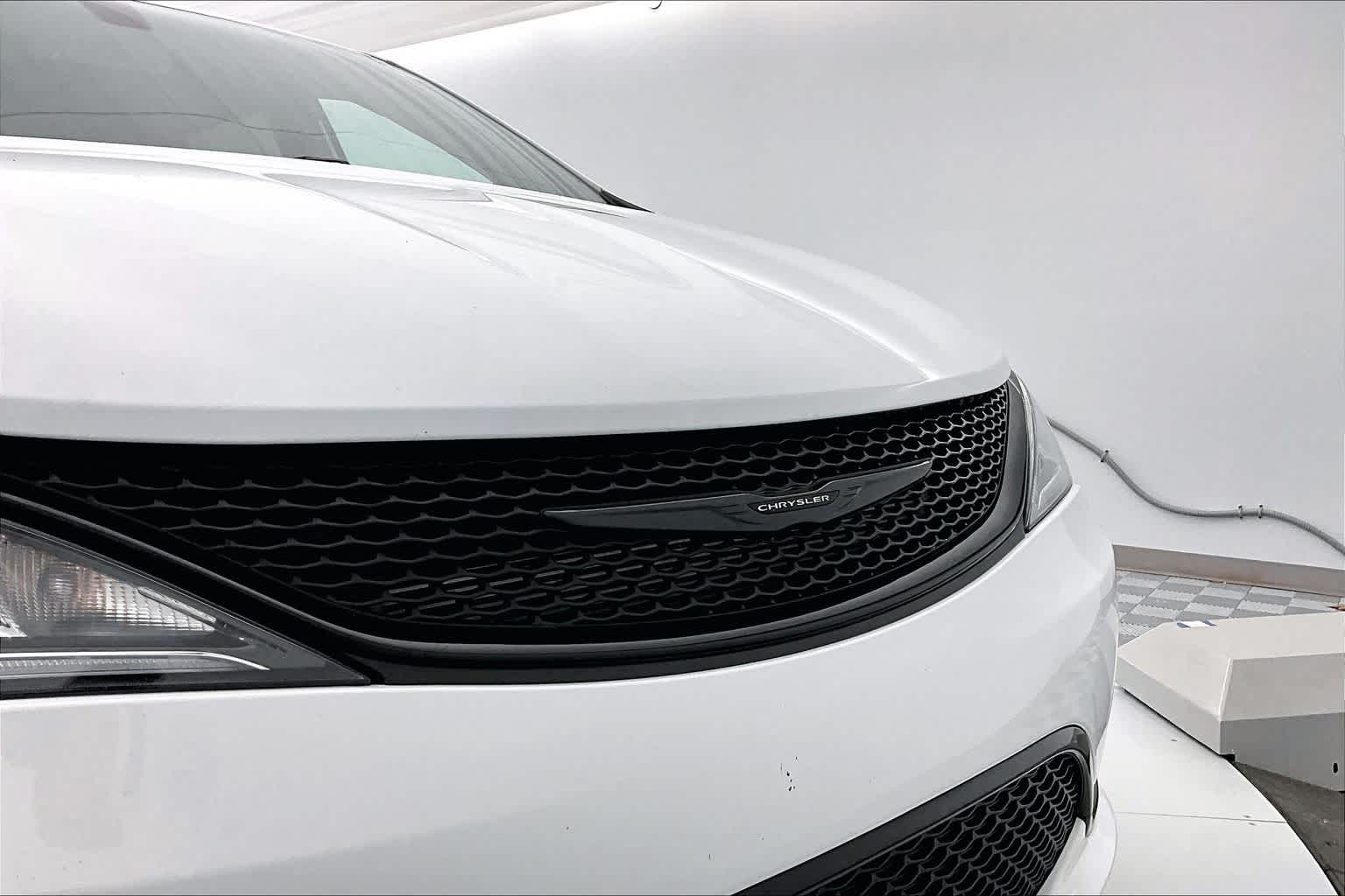 Thumbnail: 2020 Chrysler Pacifica - 26