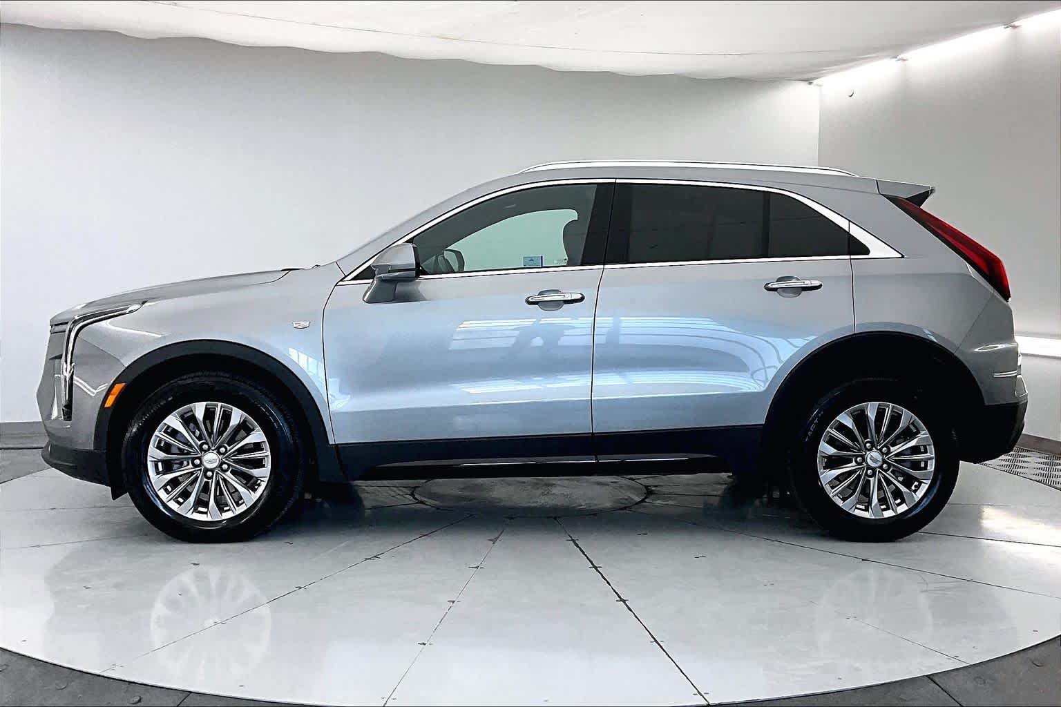 Thumbnail: 2024 Cadillac XT4 - 3