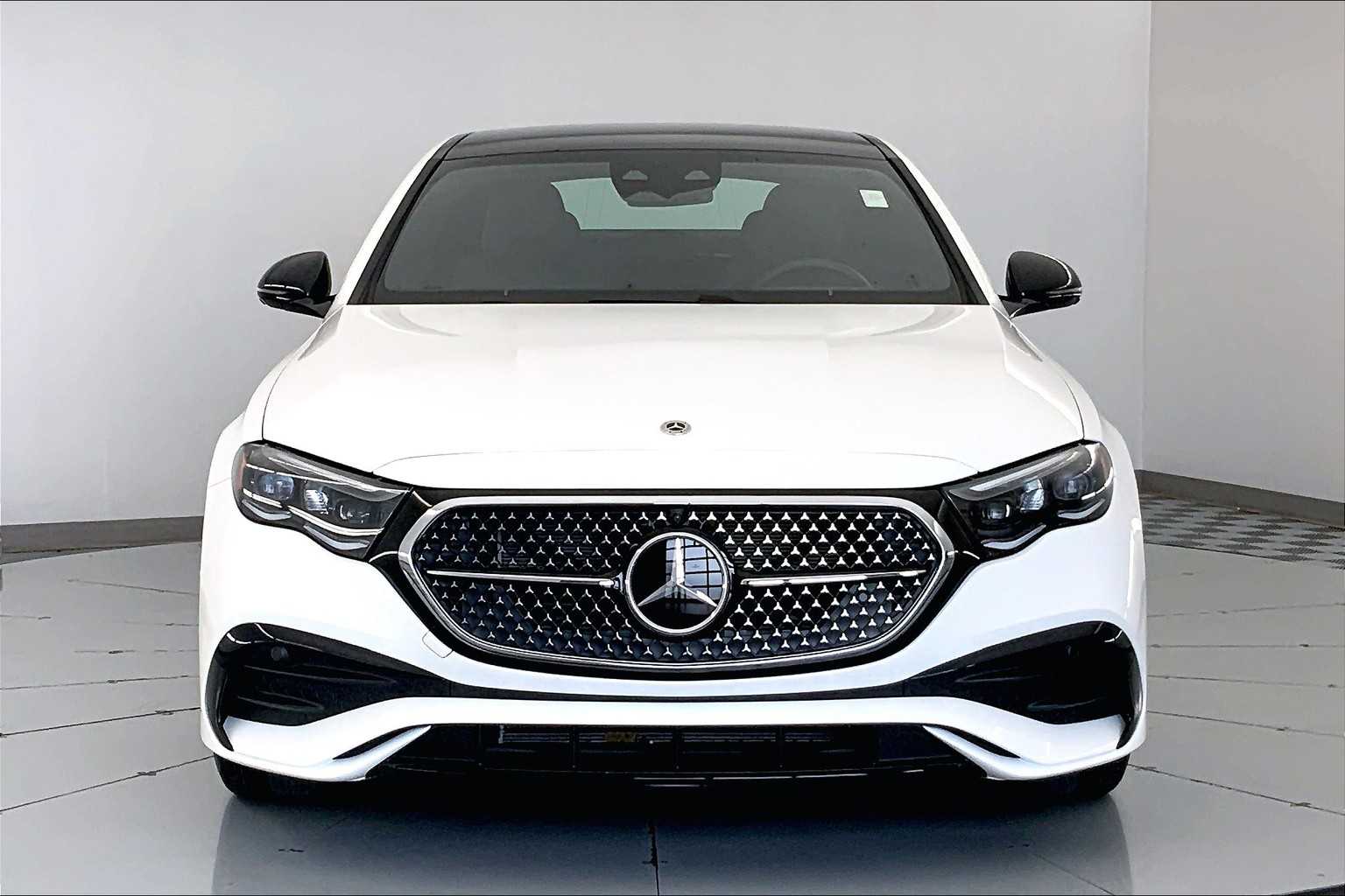 Thumbnail: 2025 Mercedes-Benz E-Class - 6