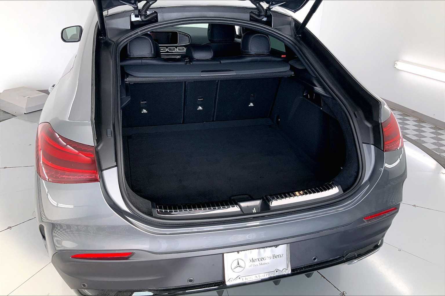 Thumbnail: 2026 Mercedes-Benz GLE - 19