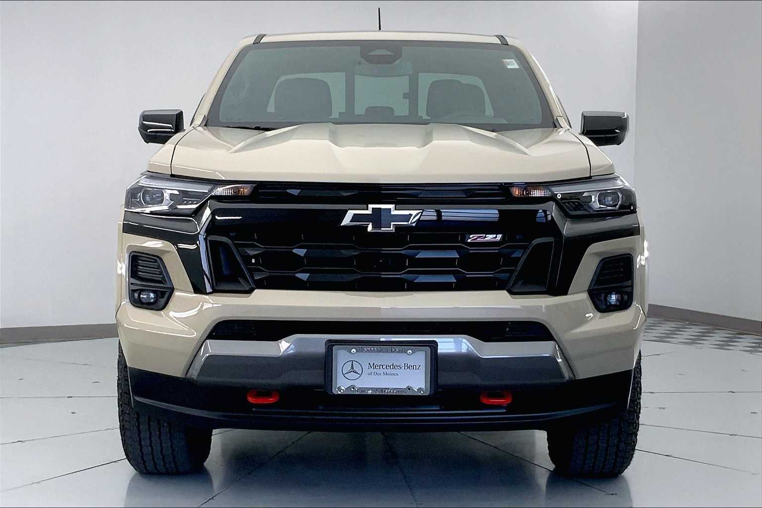 Thumbnail: 2024 Chevrolet Colorado - 6