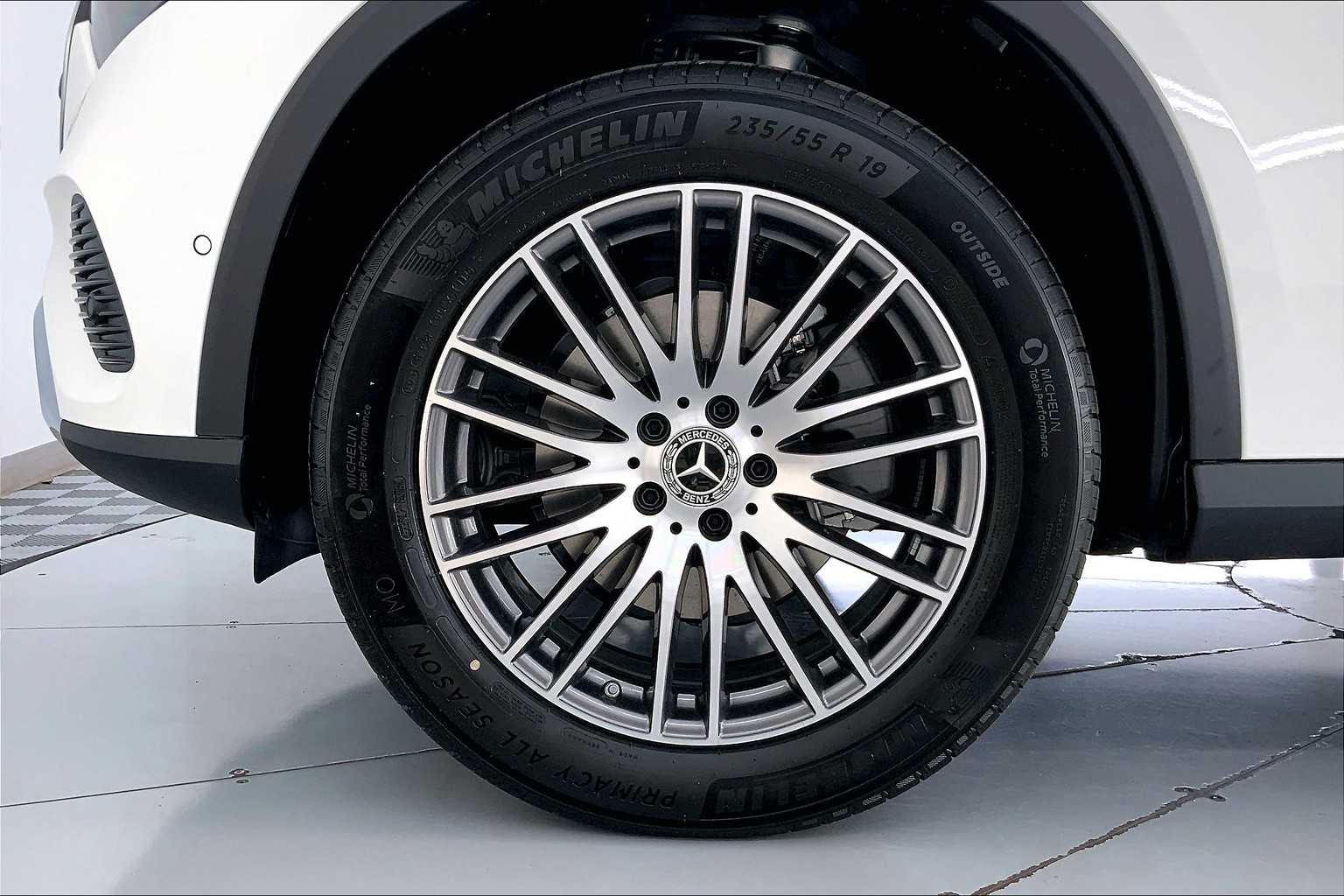 Thumbnail: 2026 Mercedes-Benz GLC - 8