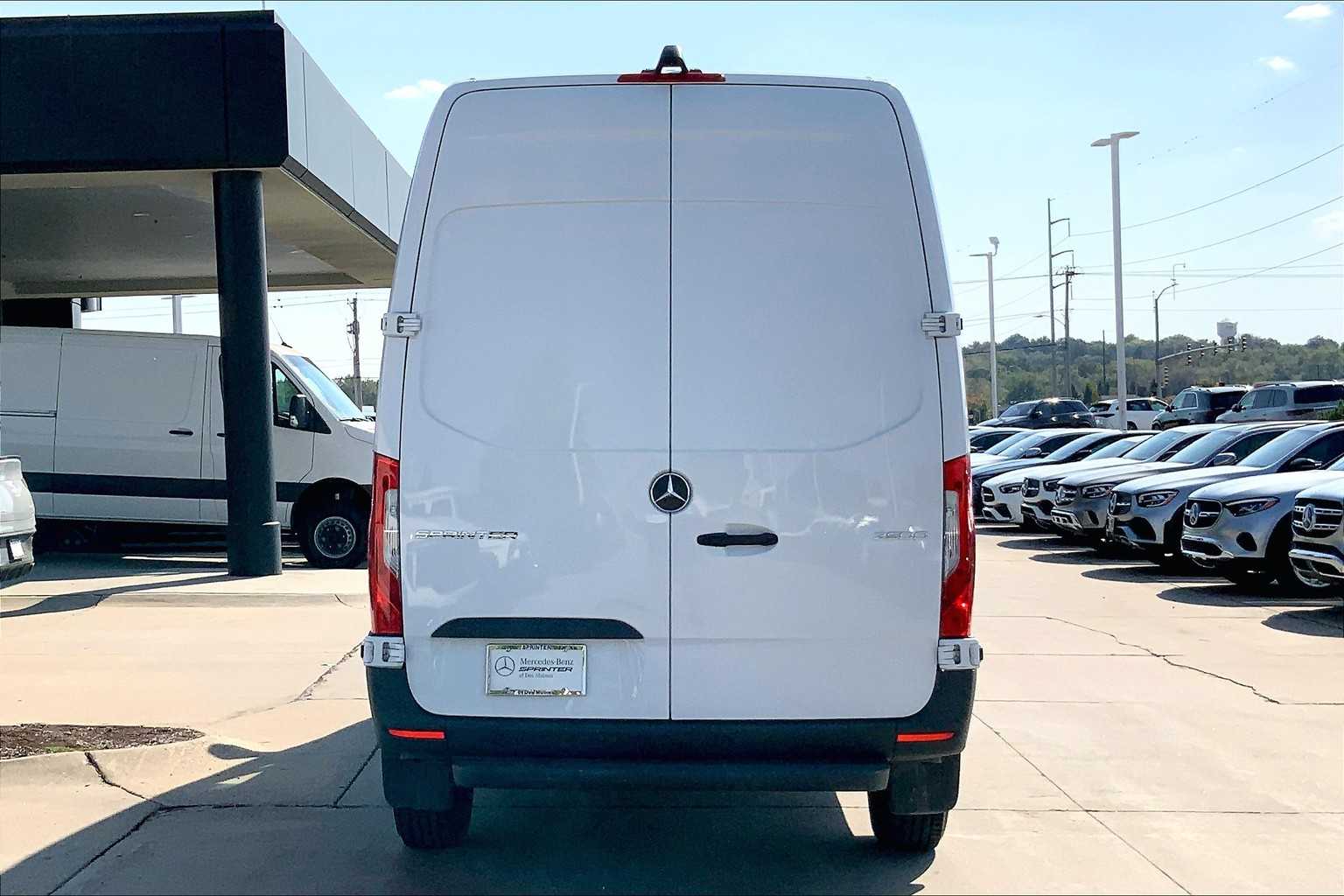 Thumbnail: 2024 Mercedes-Benz Sprinter - 5