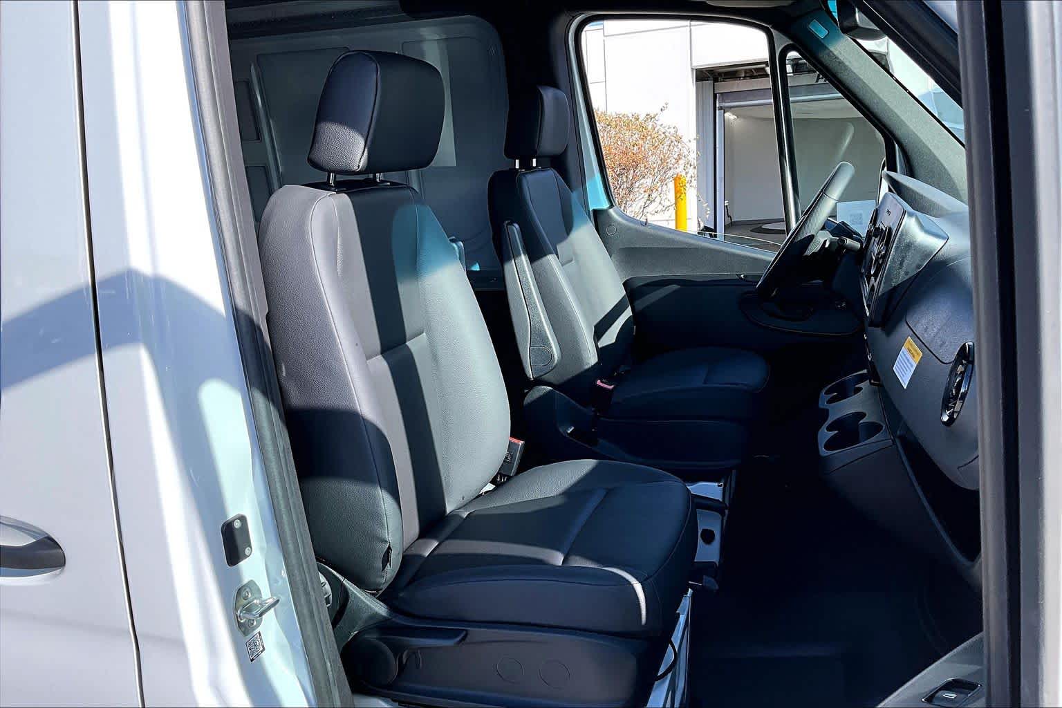 Thumbnail: 2026 Mercedes-Benz Sprinter - 13