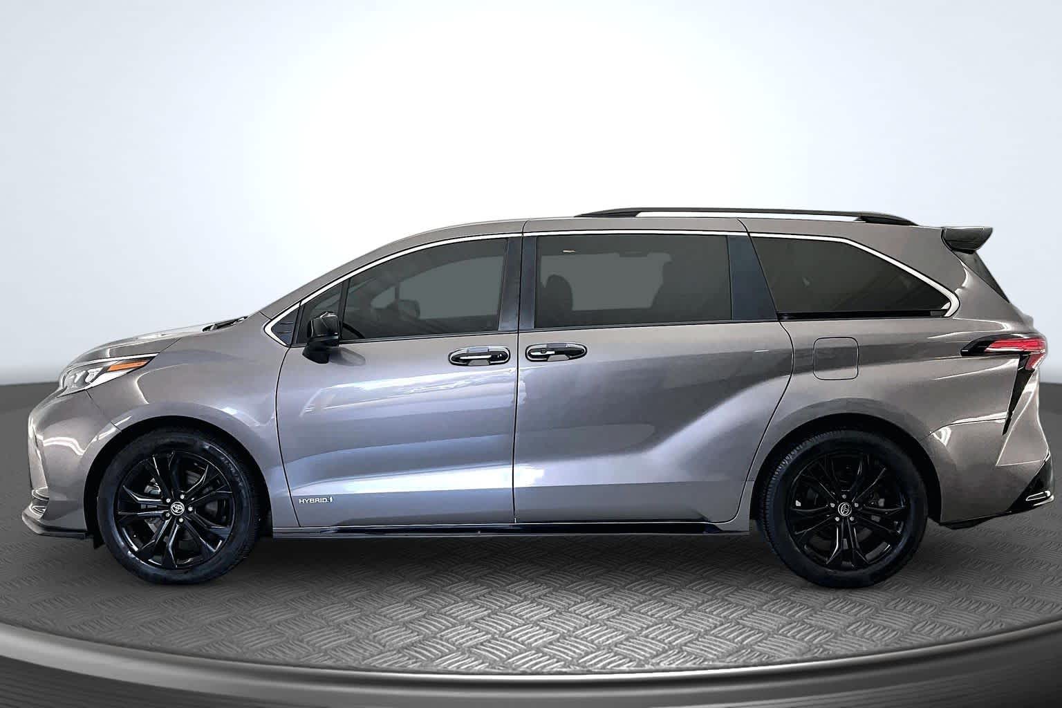 Thumbnail: 2021 Toyota Sienna - 2