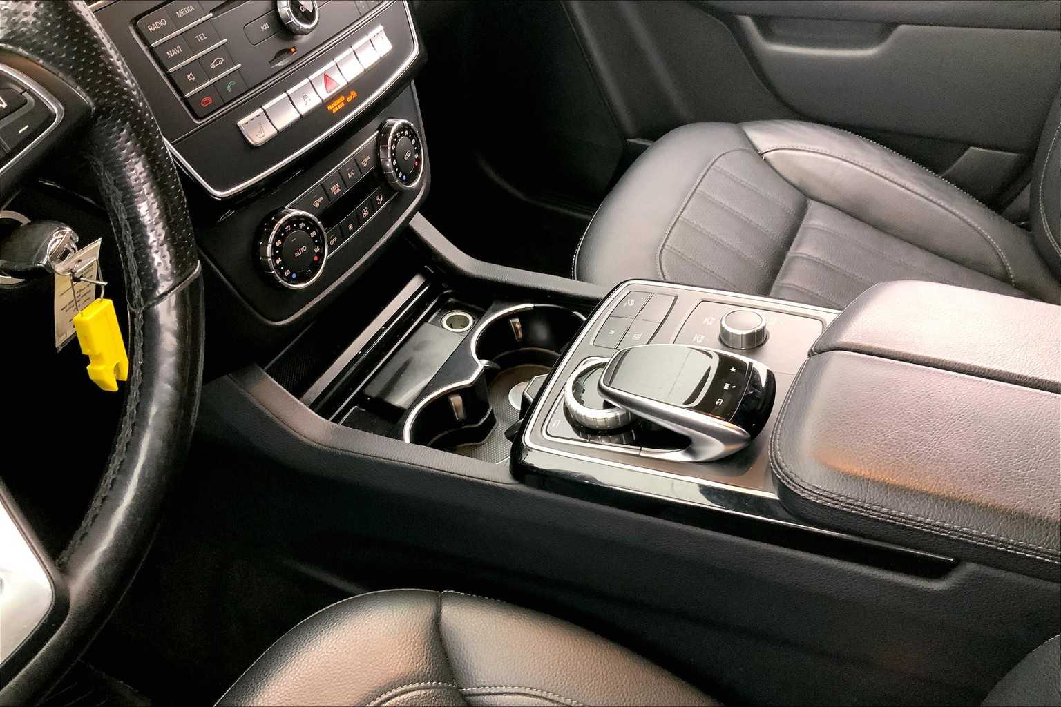 Thumbnail: 2017 Mercedes-Benz GLE - 17