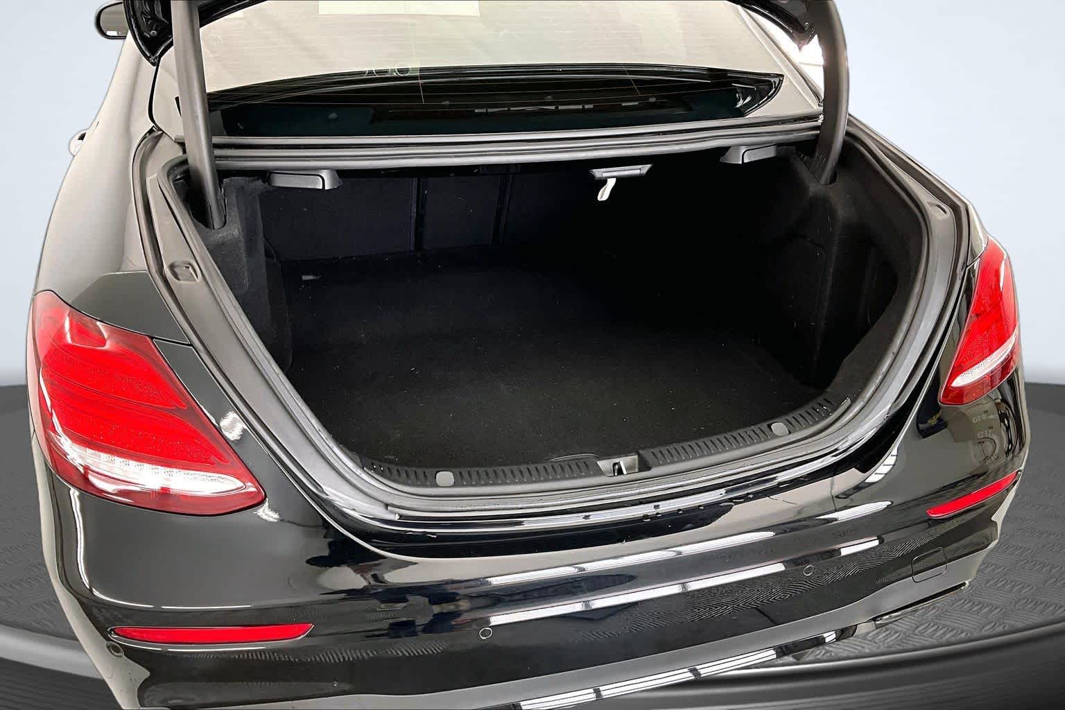 Thumbnail: 2017 Mercedes-Benz E-Class - 19