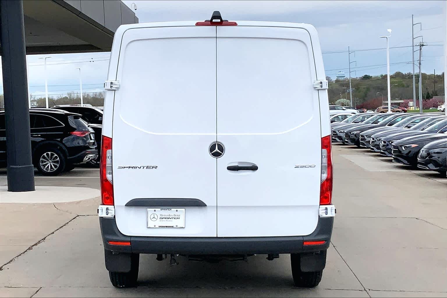 Thumbnail: 2025 Mercedes-Benz Sprinter - 5