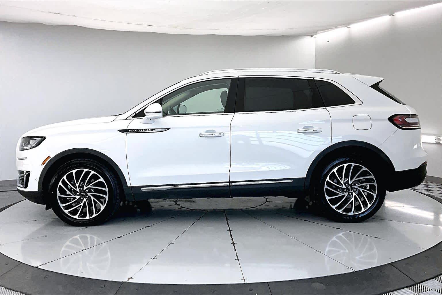 Thumbnail: 2020 Lincoln Nautilus - 3