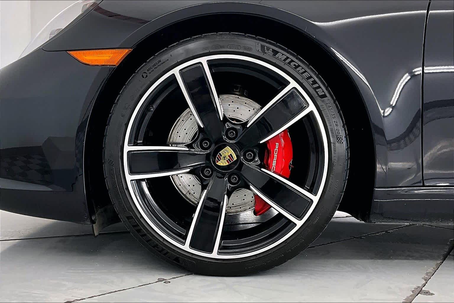 Thumbnail: 2019 Porsche 911 - 8