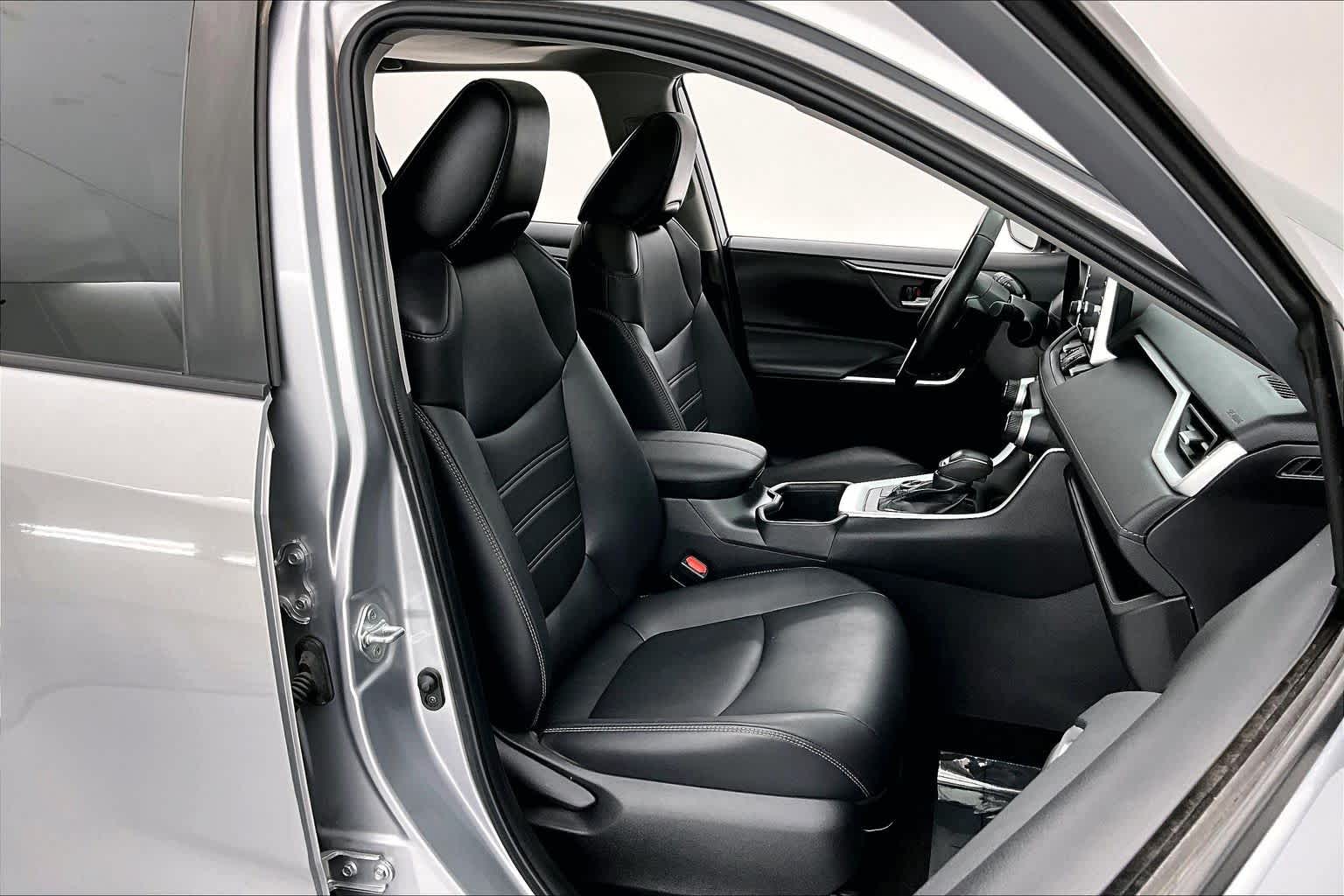 Thumbnail: 2022 Toyota RAV4 - 14