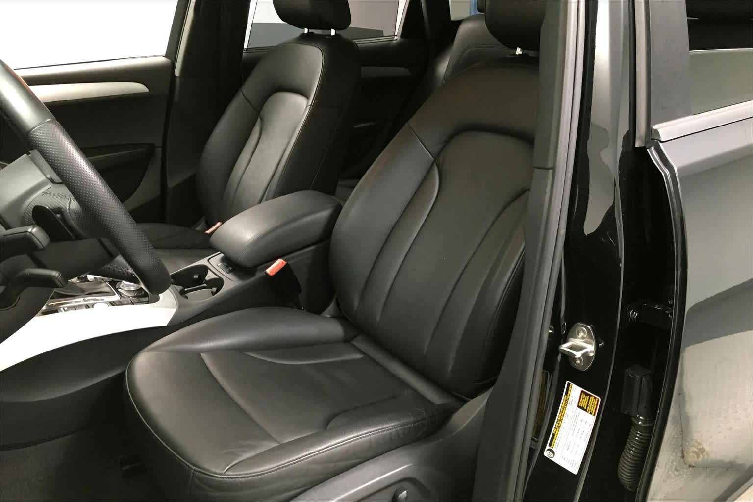 Thumbnail: 2012 Audi Q5 - 23