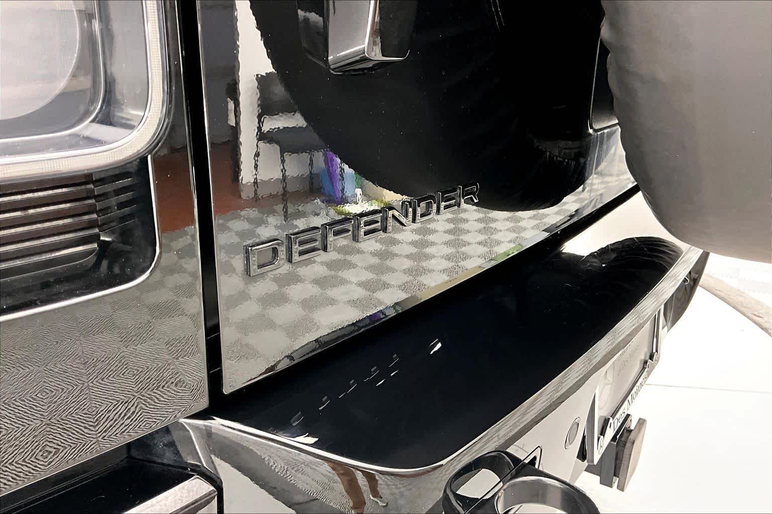 Thumbnail: 2024 Land Rover Defender - 7