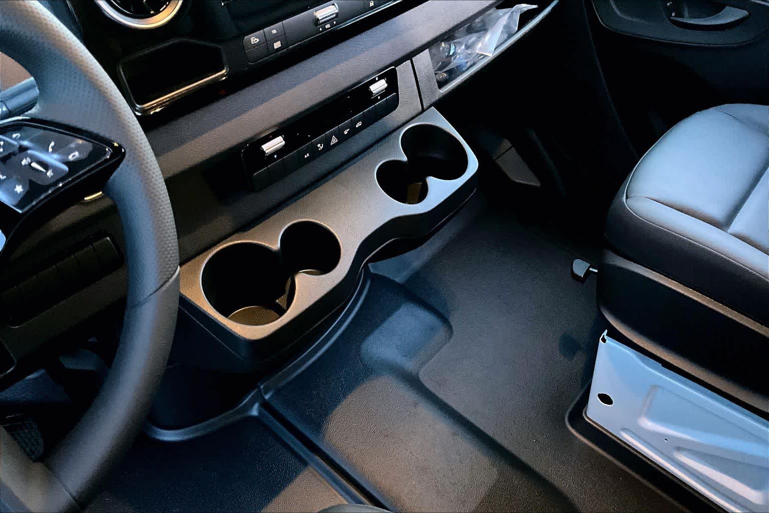 Thumbnail: 2026 Mercedes-Benz Sprinter - 16