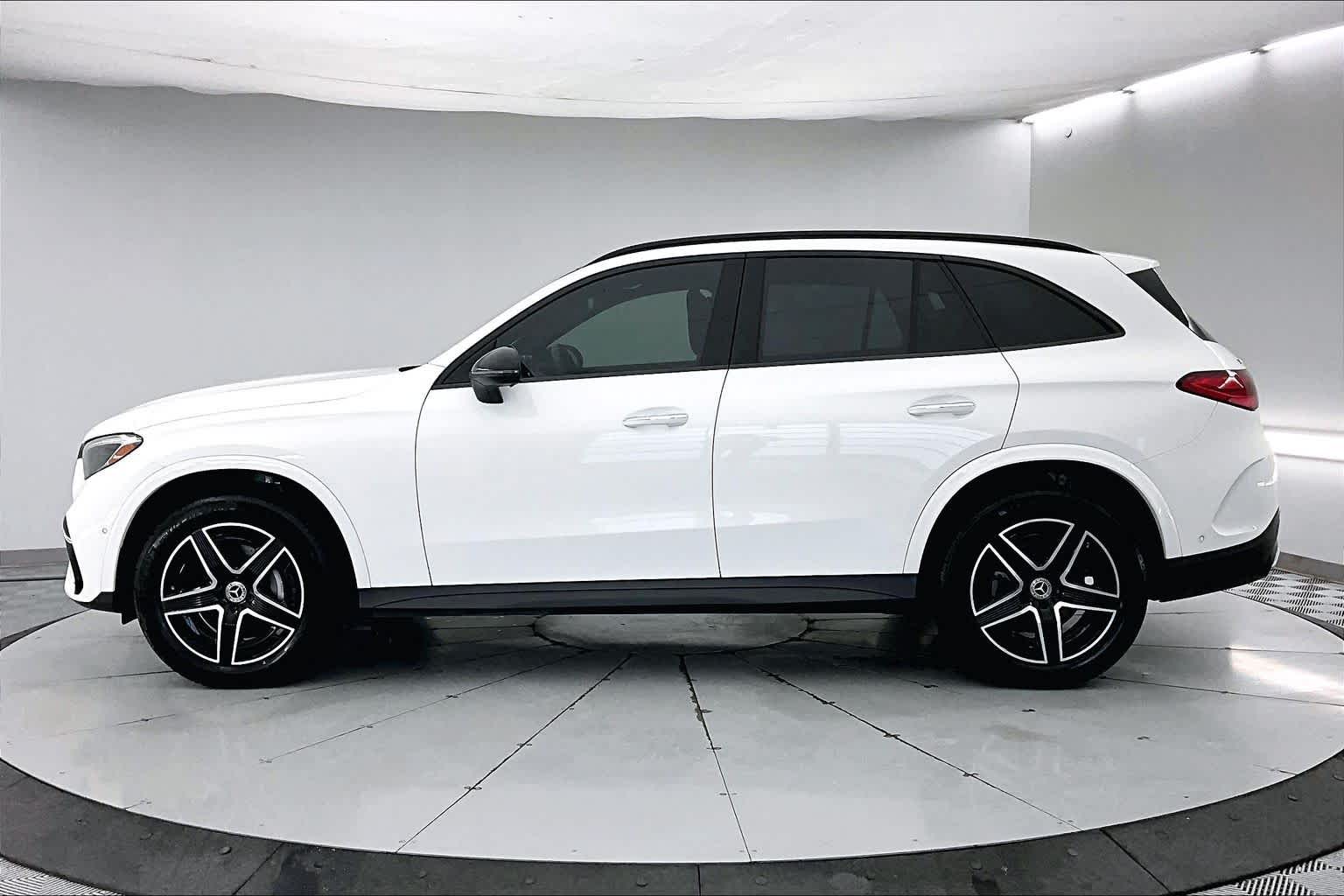 Thumbnail: 2024 Mercedes-Benz GLC - 3